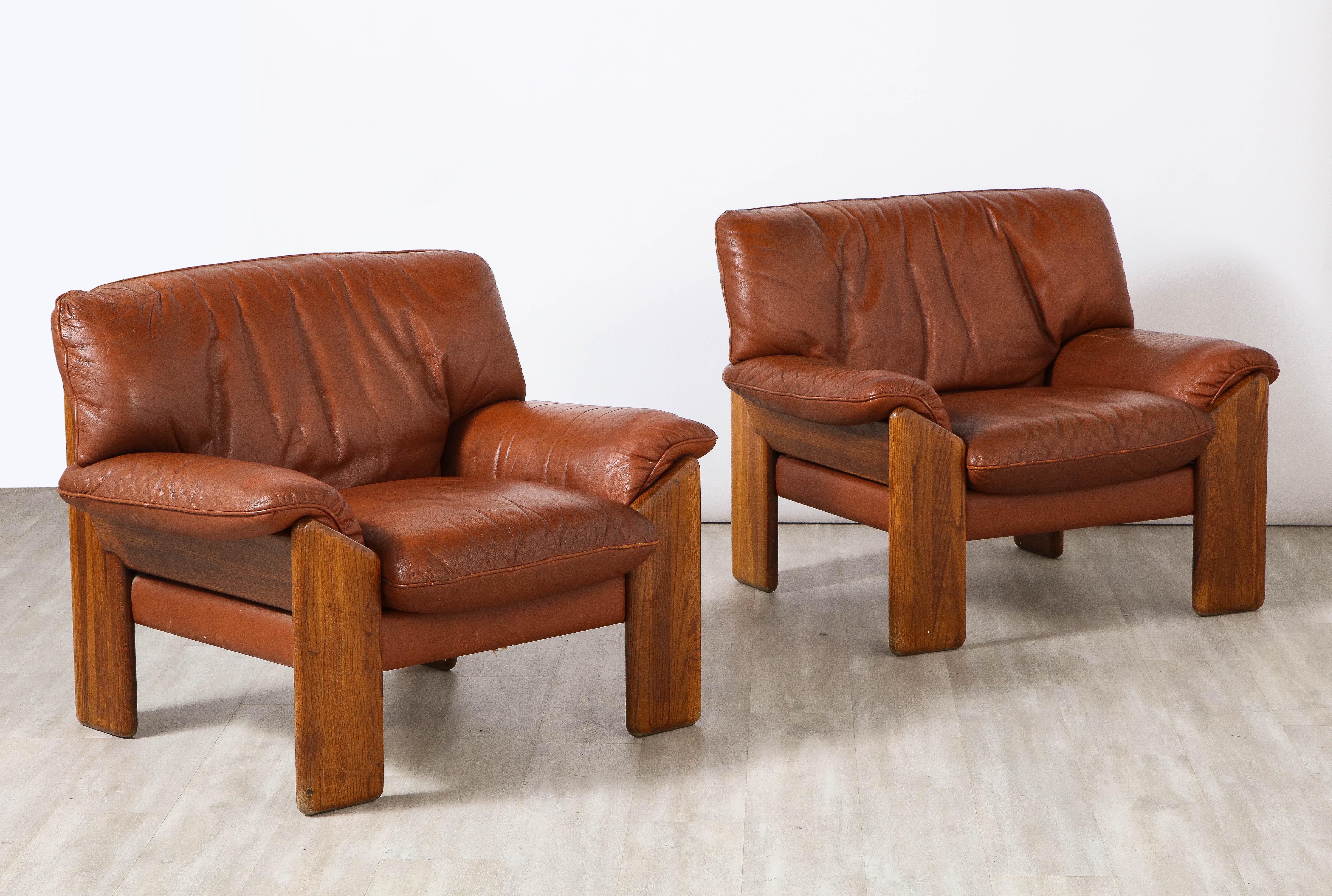 Late 20th Century Pair of Mobil Girgi Walnut and Leather Lounge Chairs, Italian 1970's