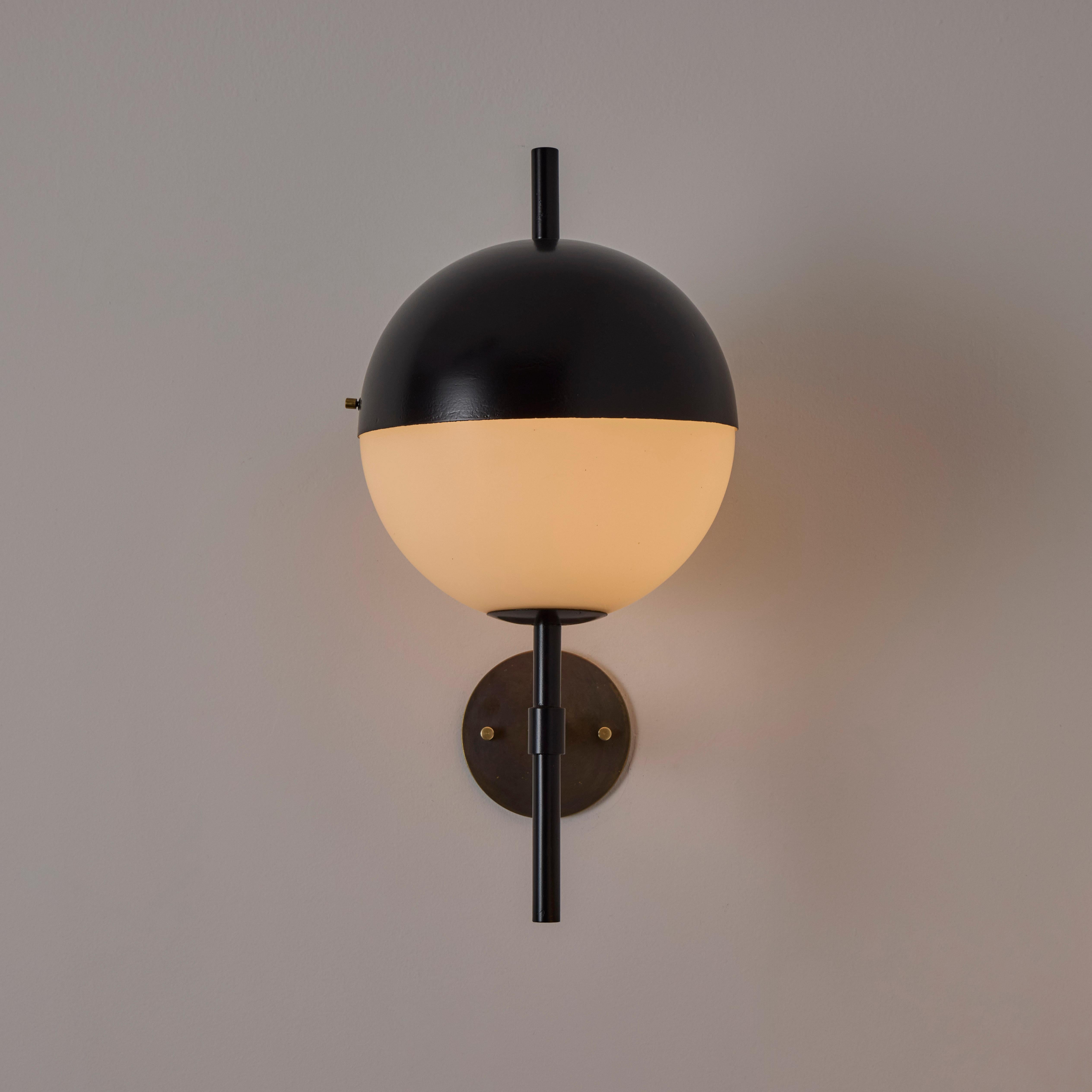 Paar Mod. 2071 Wandleuchter von Stilnovo (Mitte des 20. Jahrhunderts) im Angebot