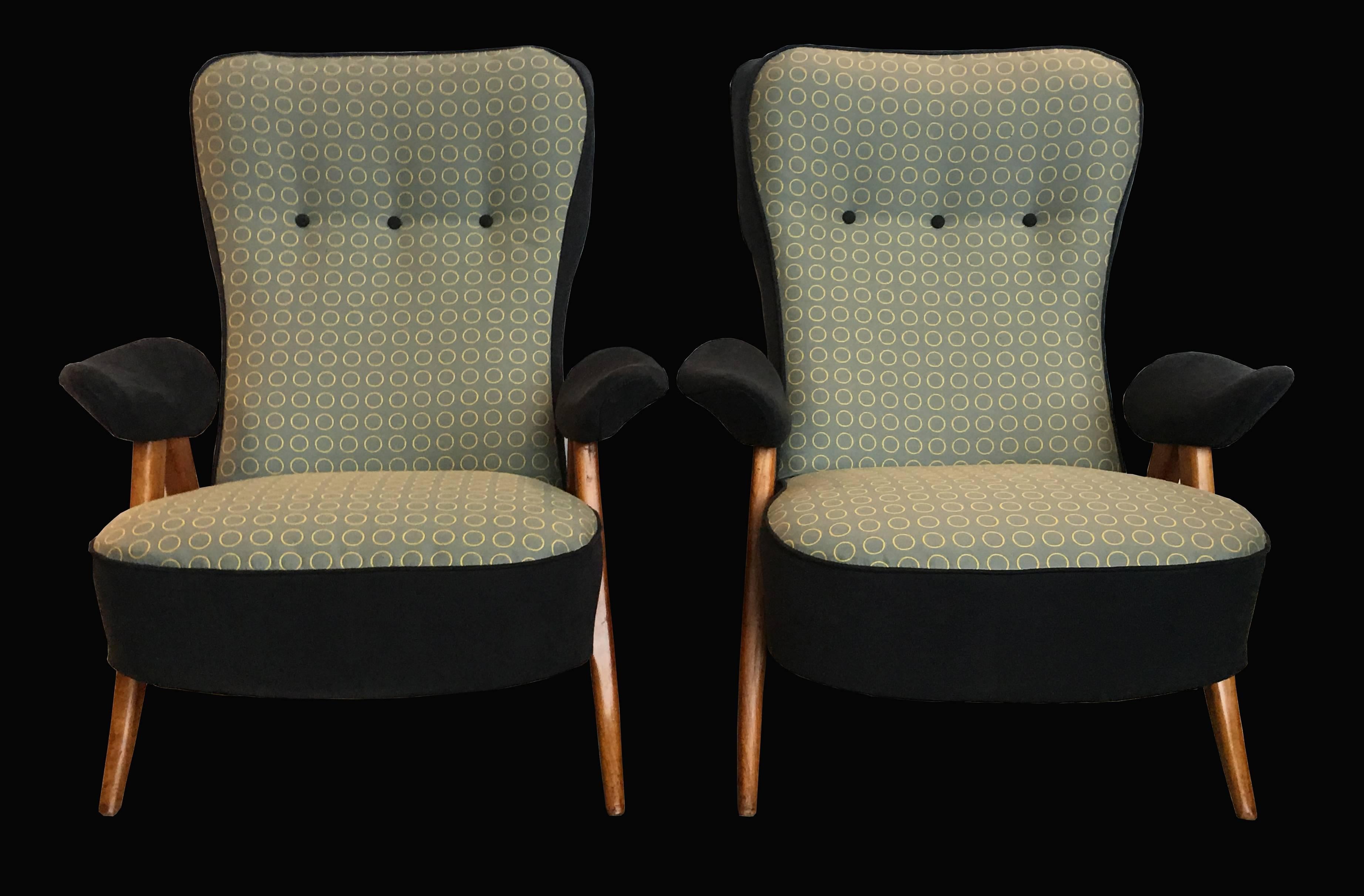 Mid-Century Modern Pair of Model 105 Lounge Chairs by Theo Ruth for Artifort