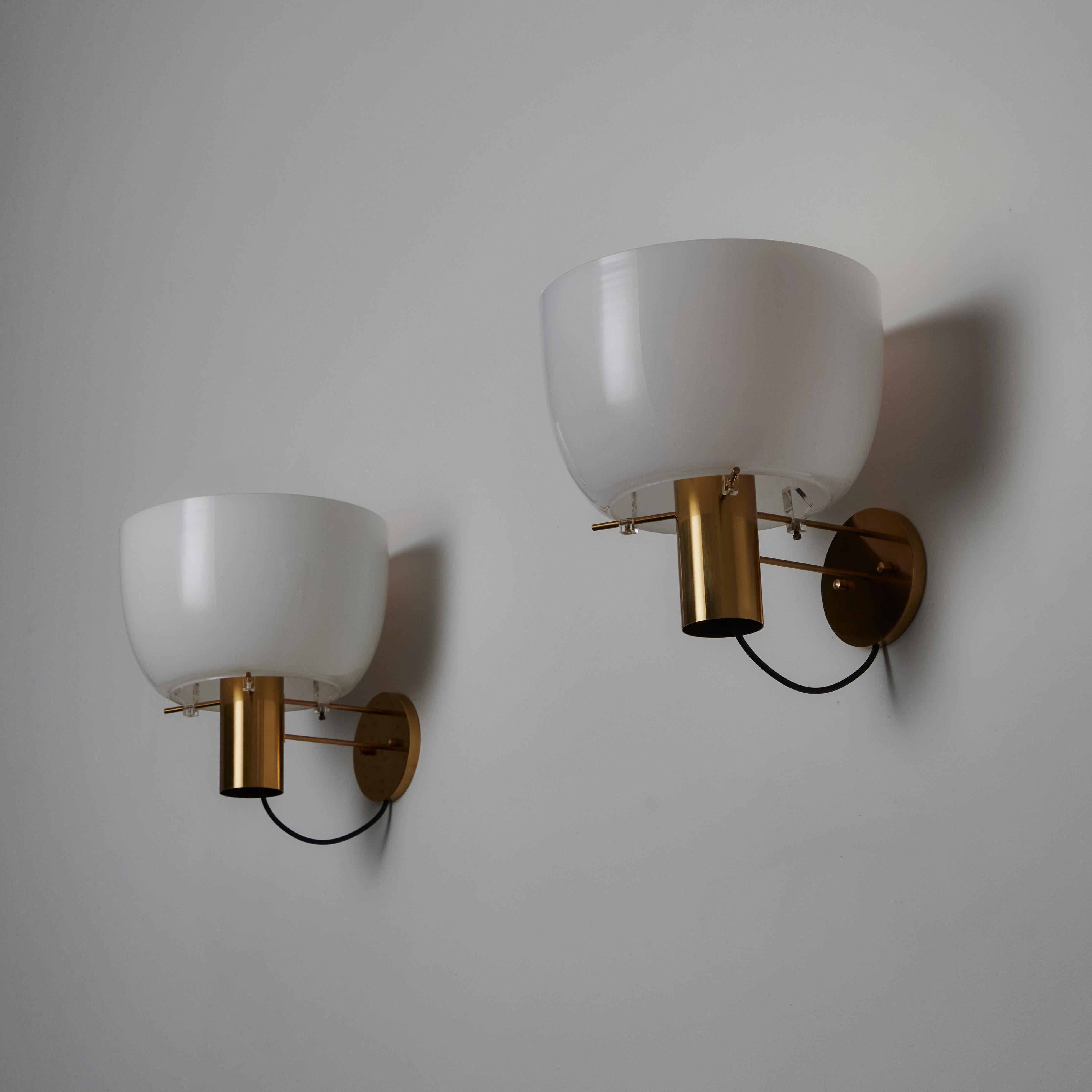 Mid-20th Century Pair of Model 1121 Sconces by Ostuni & Forti for Oluce For Sale