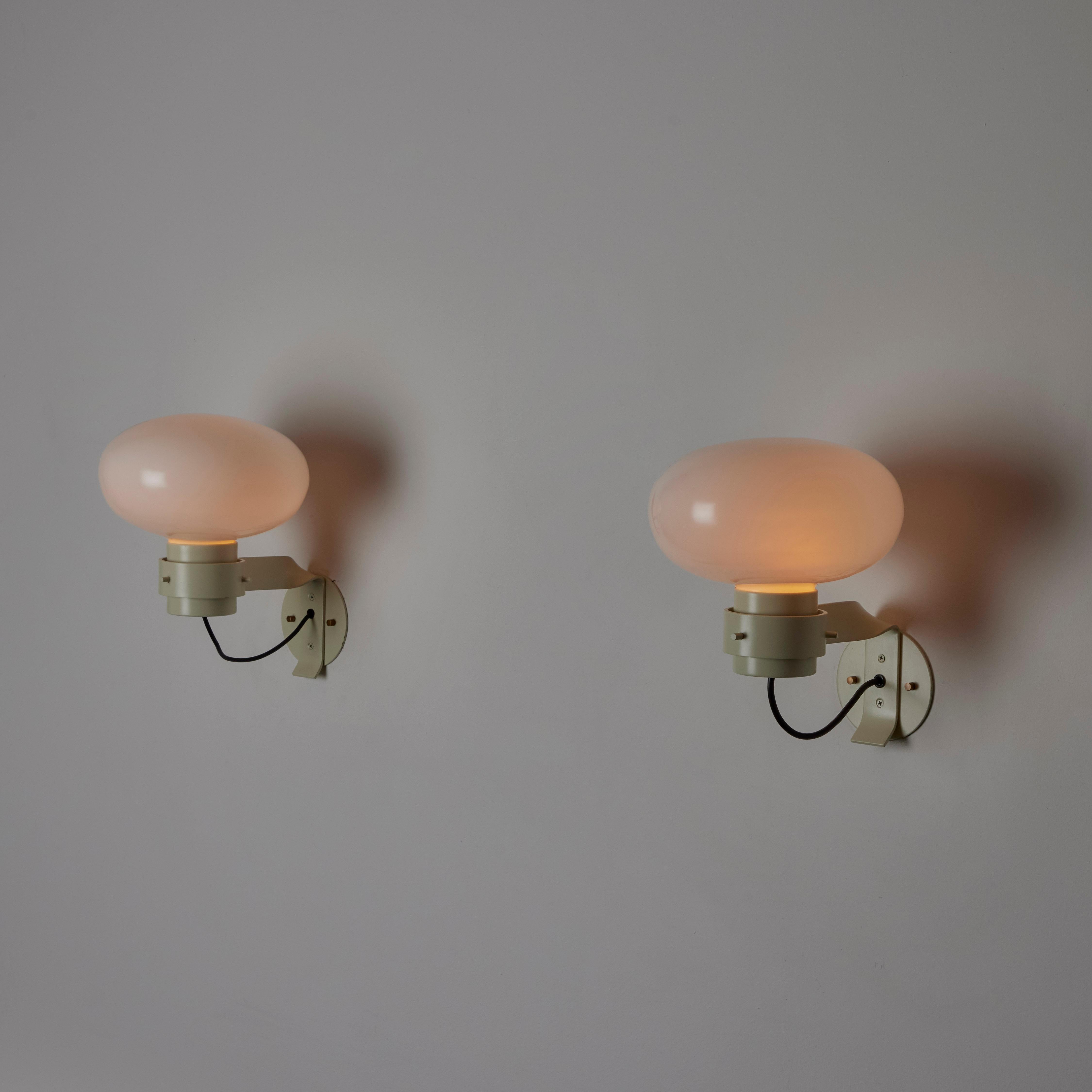 Enameled Pair of Model 1183 'Cartoccio' sconces by Elio Martinelli  For Sale