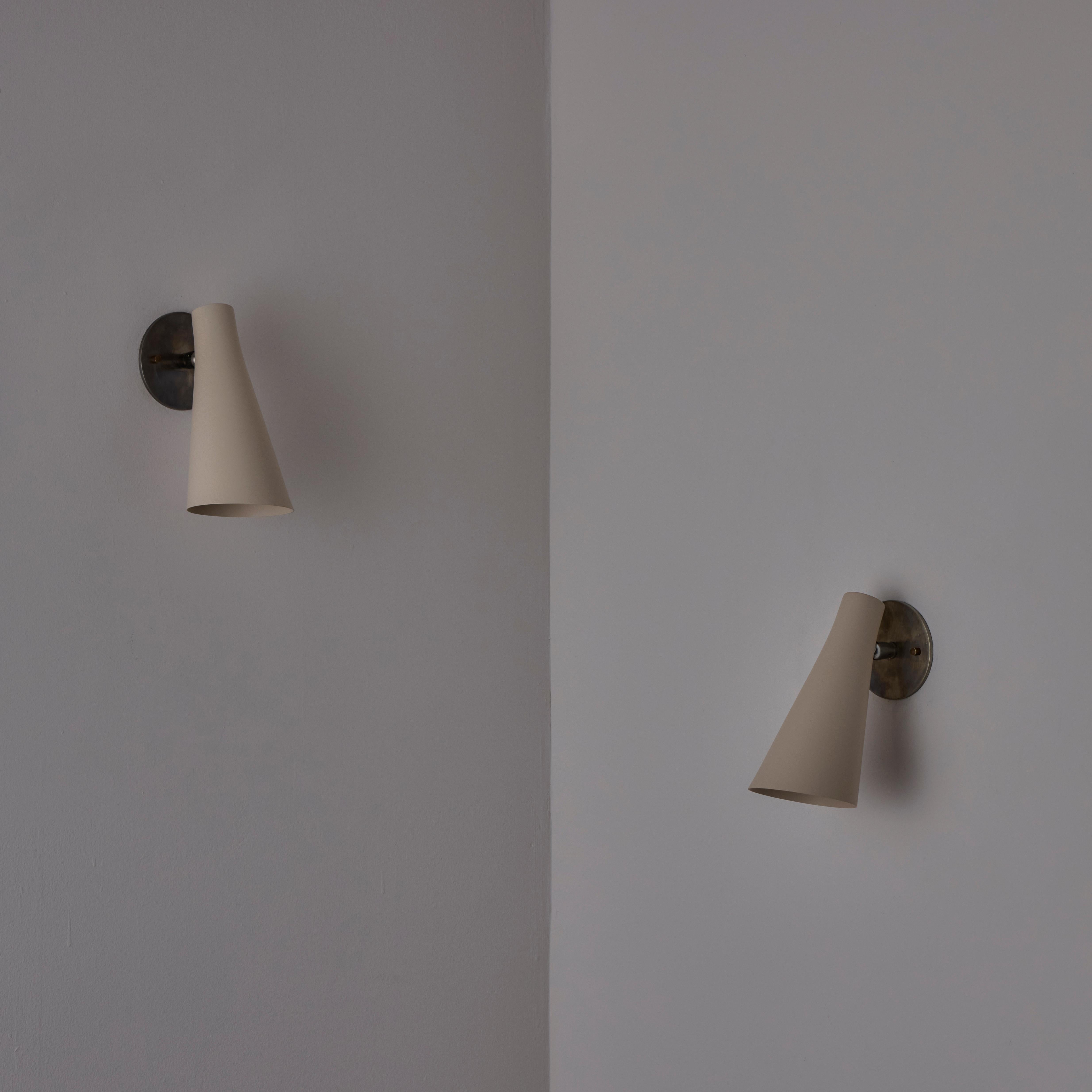 Pair of Model 138 Sconce by Giuseppe Ostuni for Oluce For Sale 4