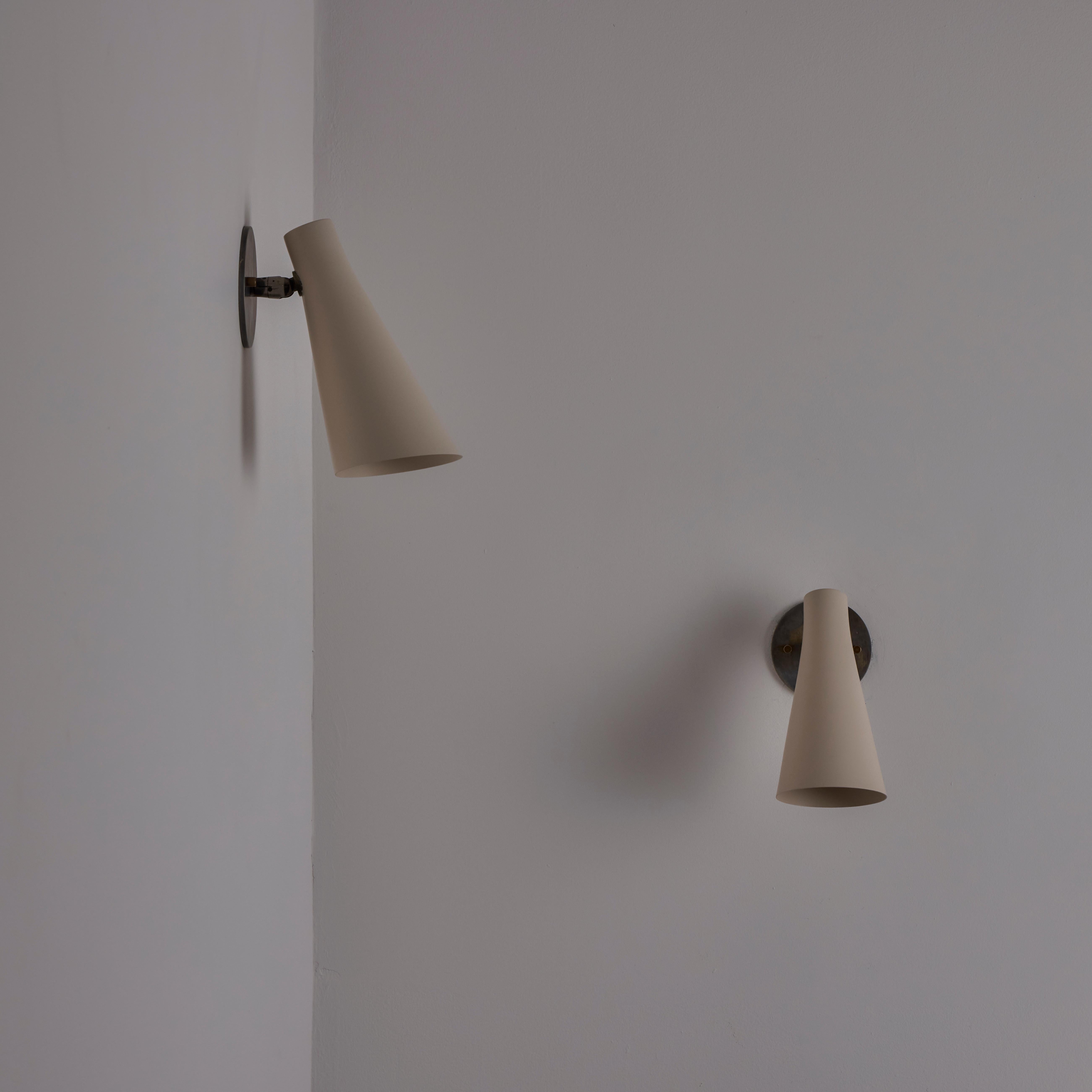 Mid-Century Modern Pair of Model 138 Sconce by Giuseppe Ostuni for Oluce For Sale