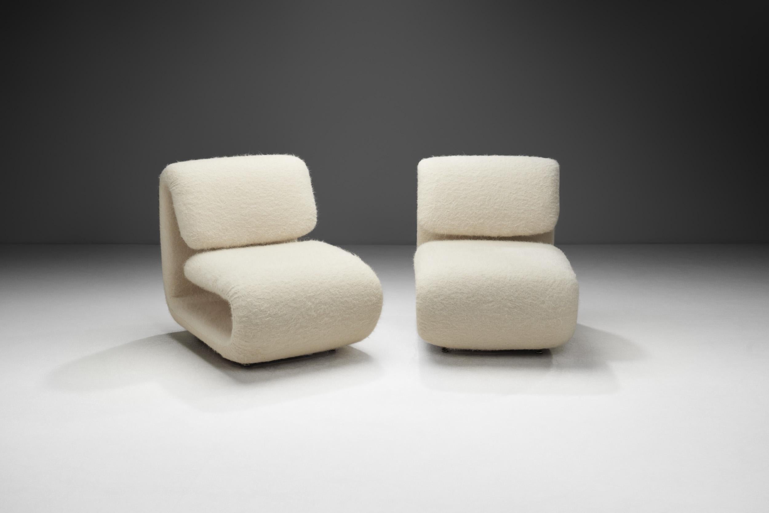 Mid-Century Modern Pair of Model 