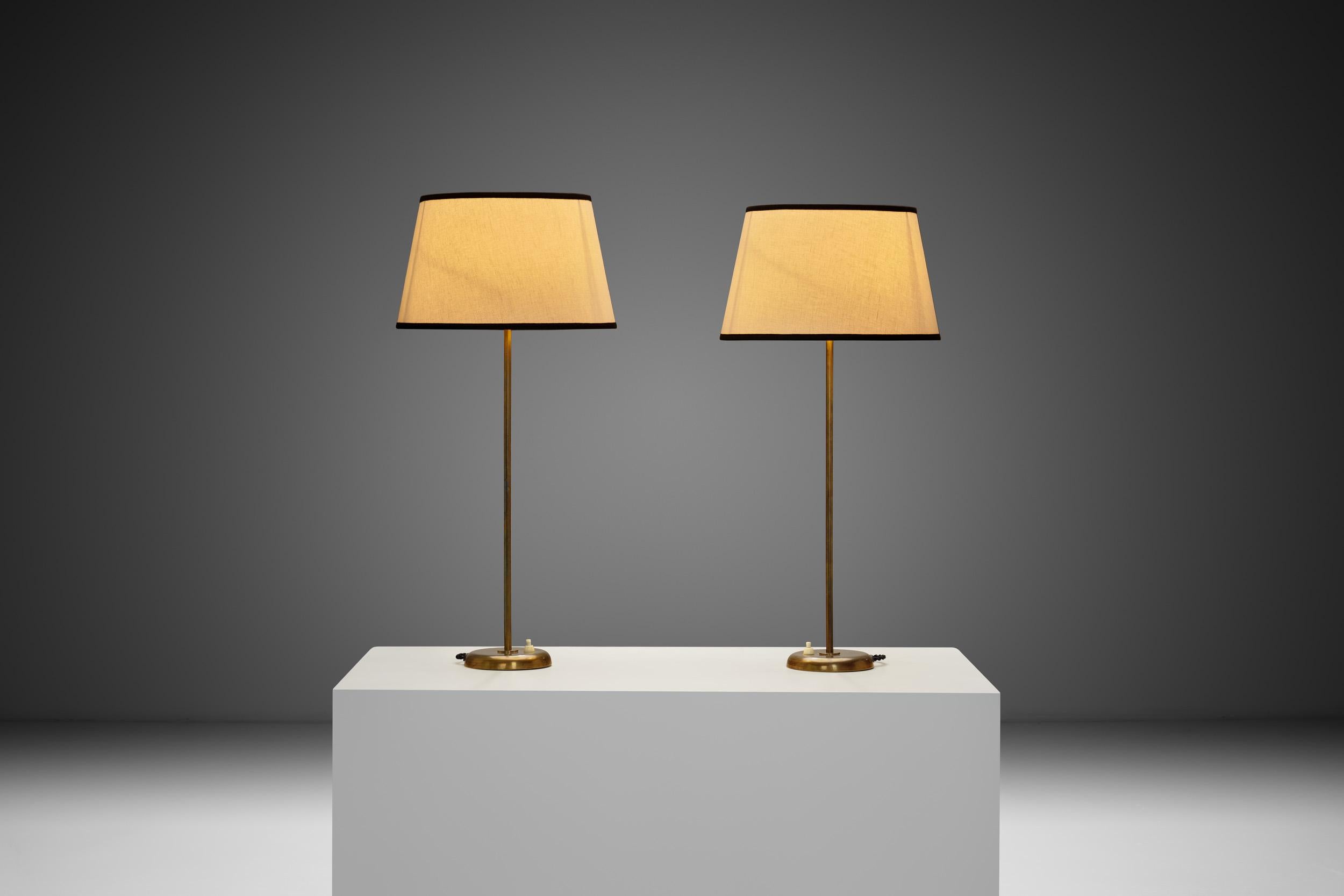 Between the 1920s and 1950s, Böhlmarks was a significant player in the Swedish design movement. It was Harald Notini that drove the company forward, producing what were considered pioneering and distinctive luminaires for the time.

Like most light