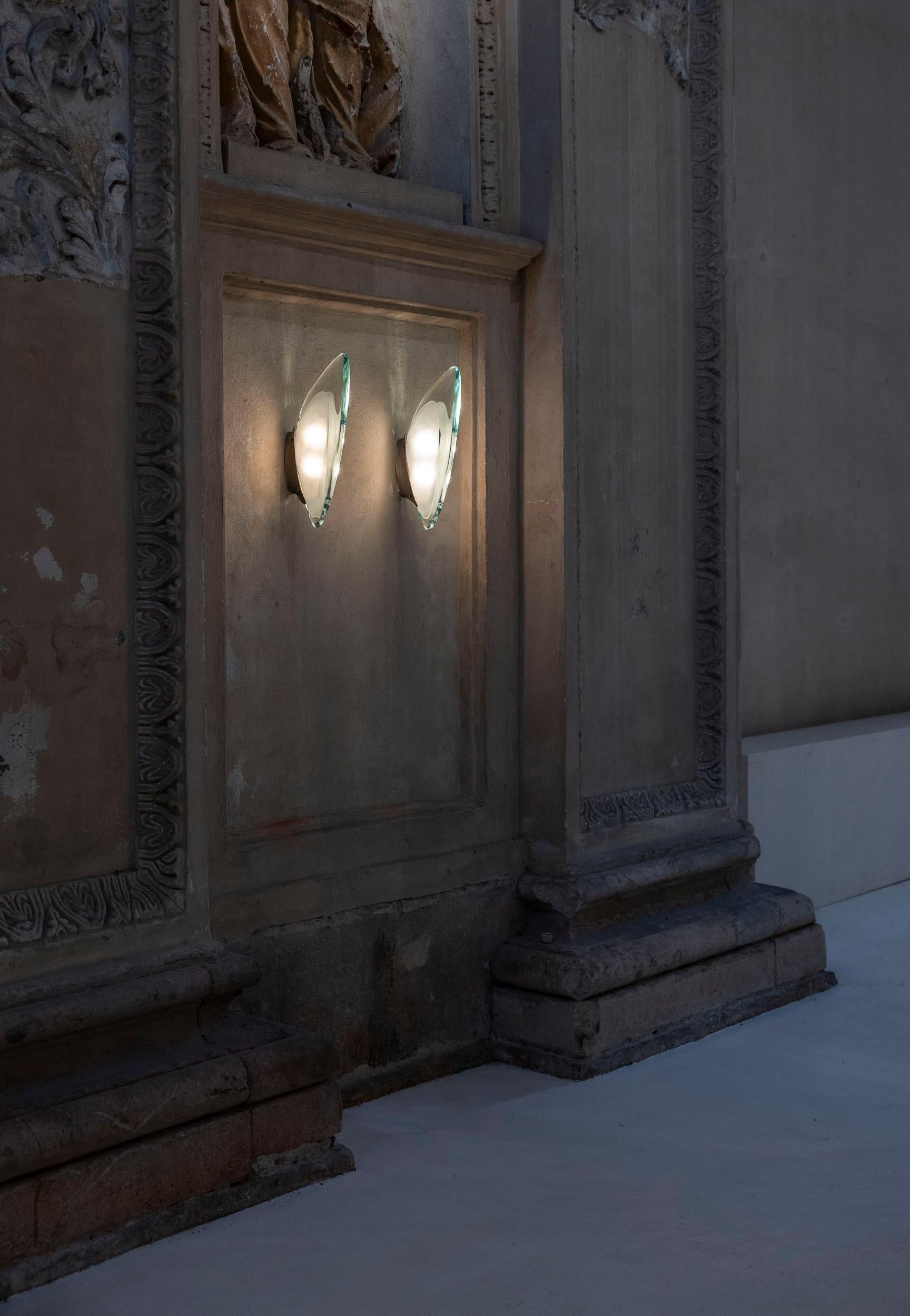 italien Paire de lampes murales Model 1552 par Max Ingrand pour Fontana Arte, Italie, années 1950 en vente