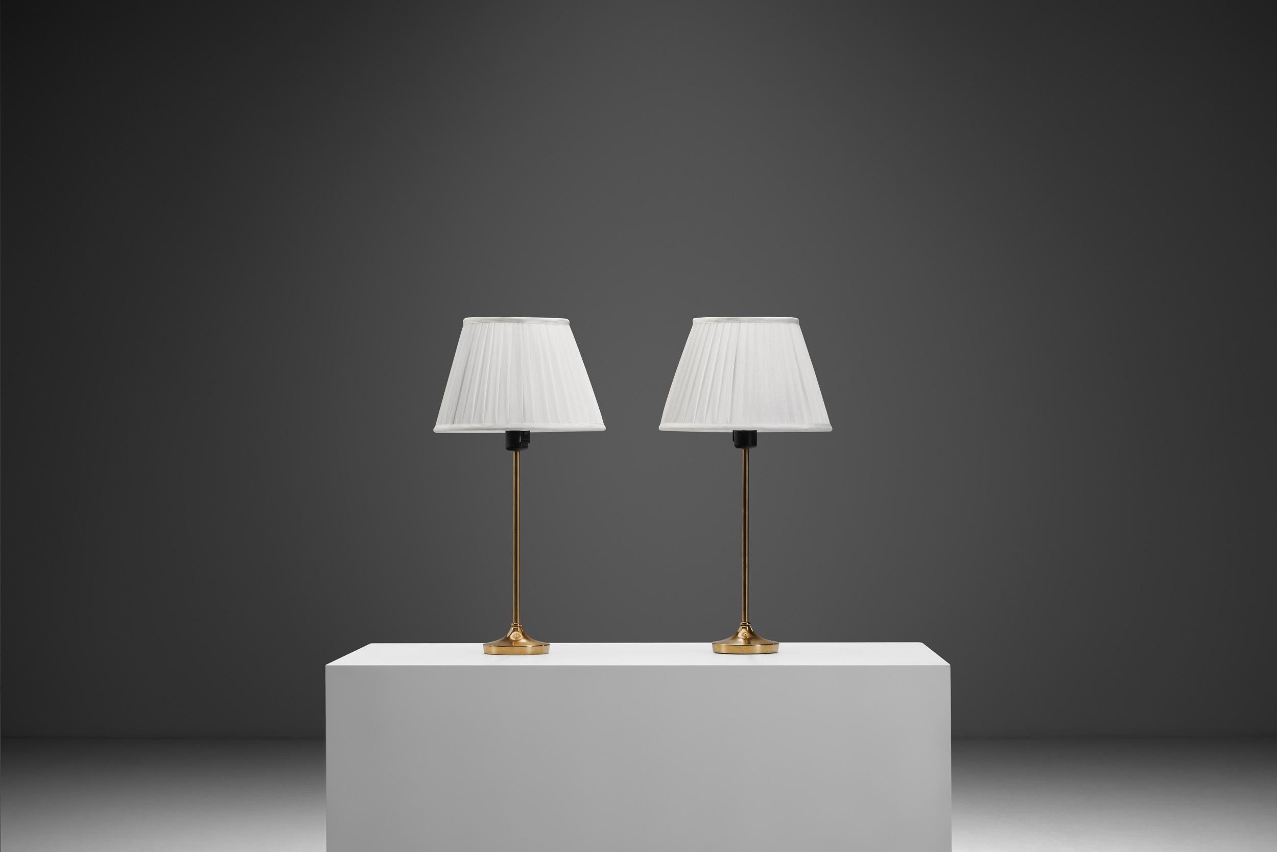 Mid-Century Modern Pair of Model 