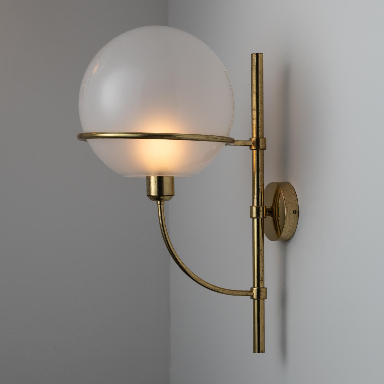 Mid-Century Modern Model 160 'Lyndon' Sconces by Vico Magistretti for Oluce For Sale