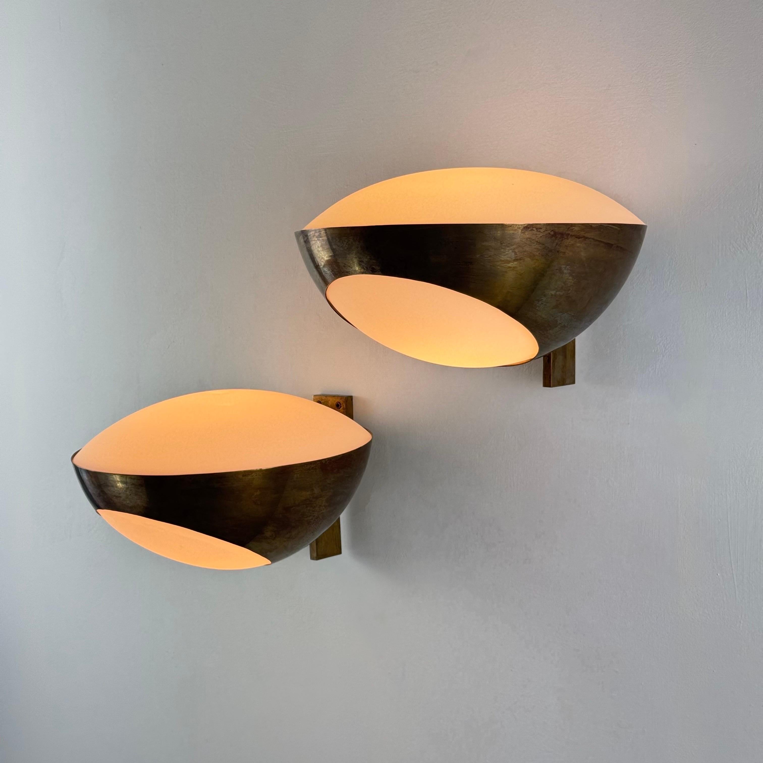 italien Paire d'appliques en laiton Model No 1963 de Max Ingrand pour Fontana Arte, années 1960 en vente