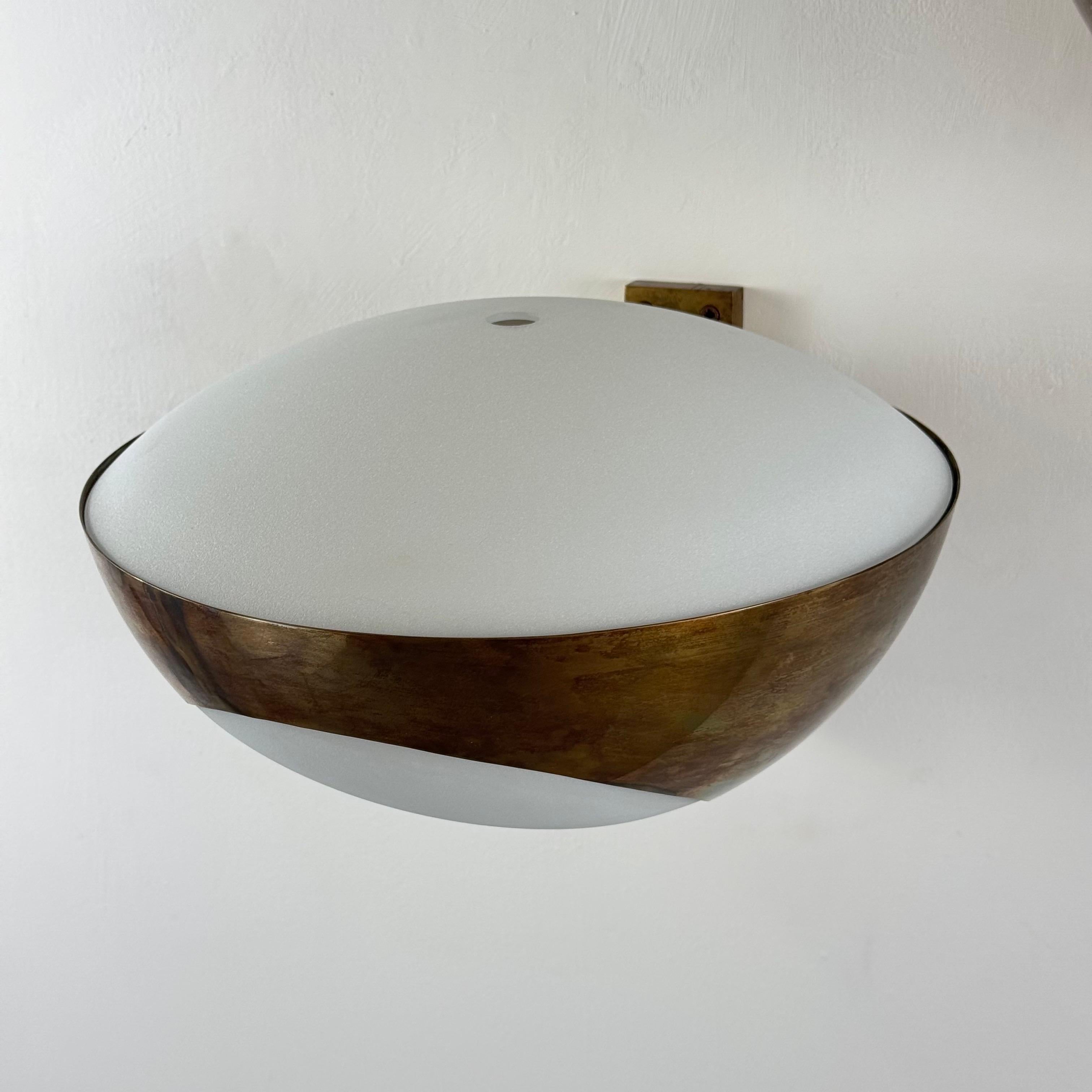 Paire d'appliques en laiton Model No 1963 de Max Ingrand pour Fontana Arte, années 1960 en vente 1