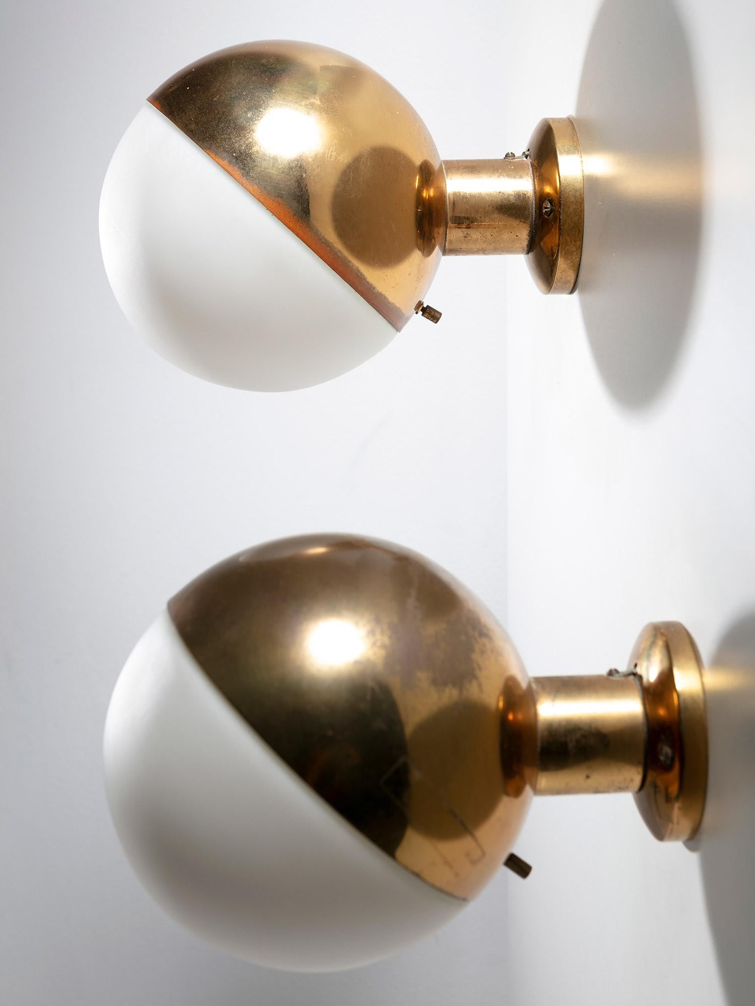 Brass Pair of Model 2045 Wall Lamps by Stilnovo