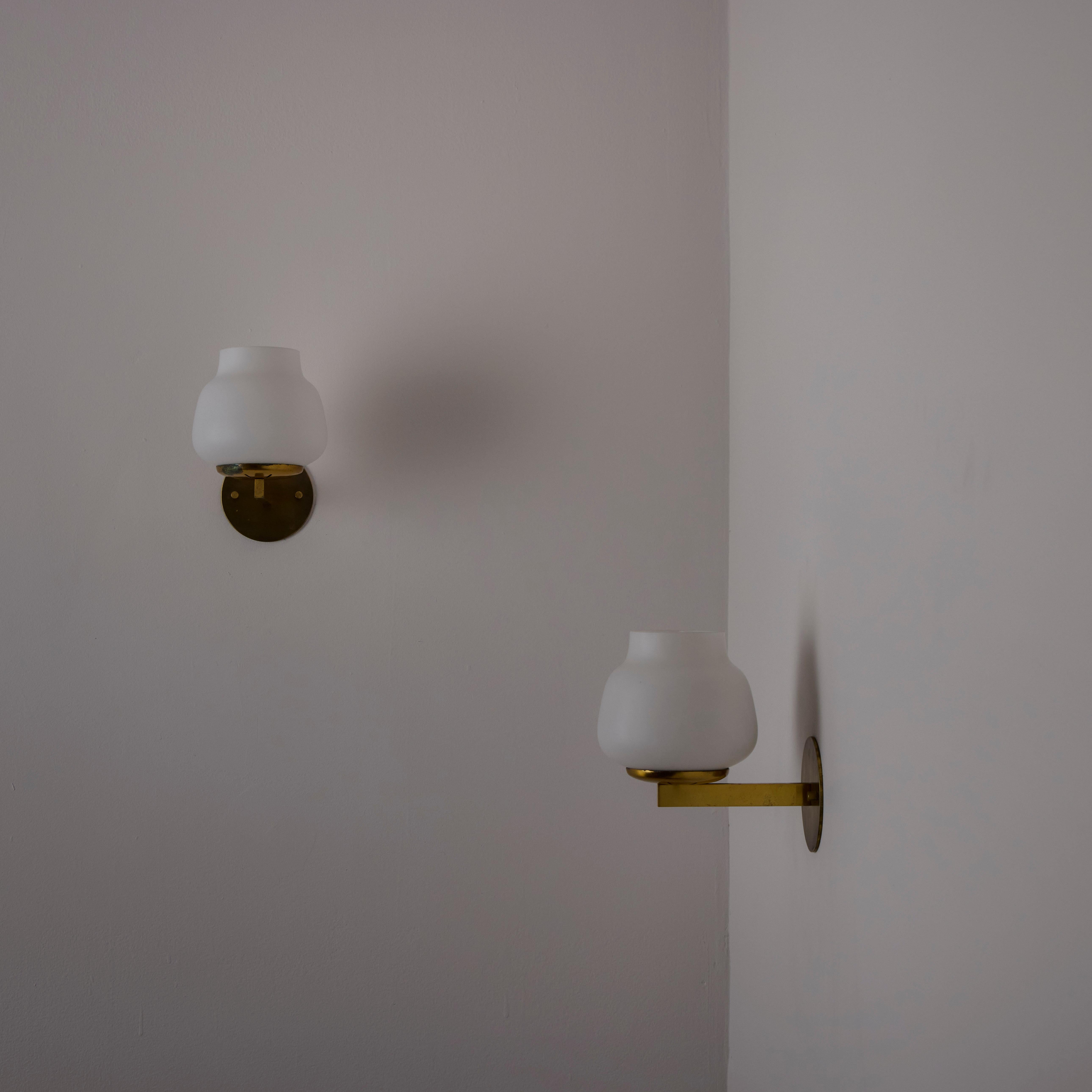 Pair of model 2078 Sconces by Pierre Disderot en venta 5