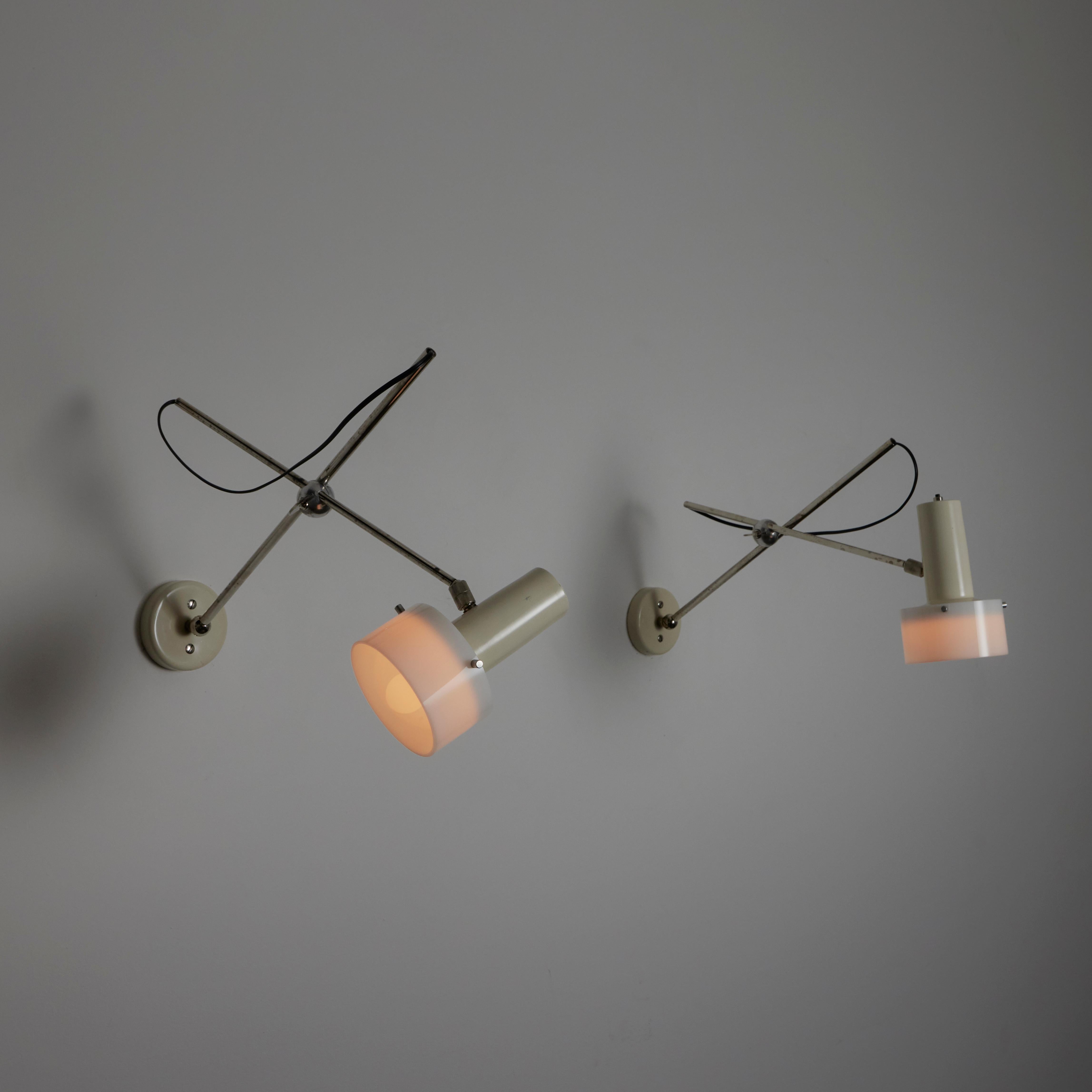 Mid-Century Modern Pair of Model 213 Sconces by Gino Sarfatti for Arteluce For Sale