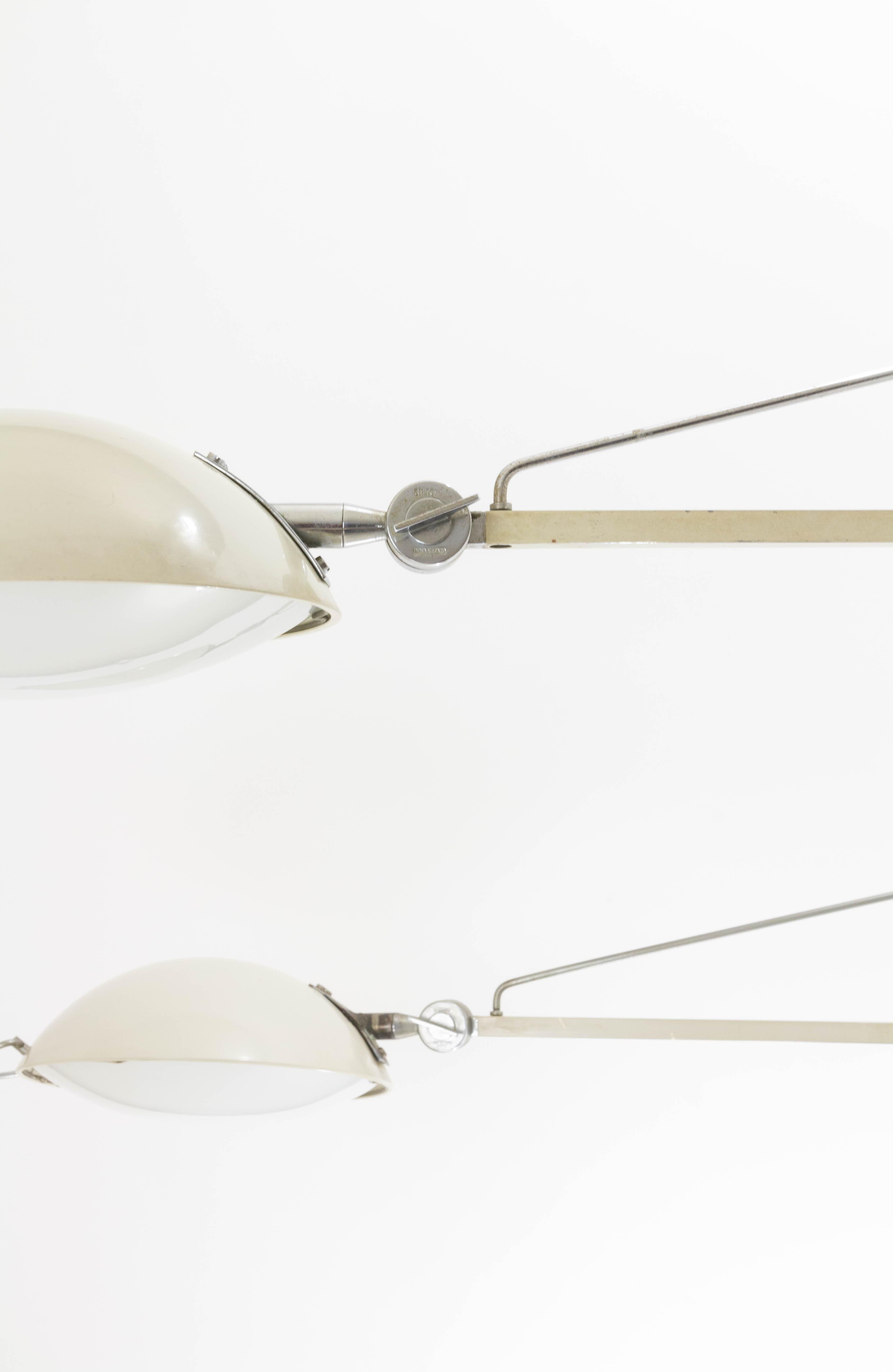 Paar Wandleuchten Modell 2130 von Stilnovo, 1950er Jahre (Italienisch) im Angebot
