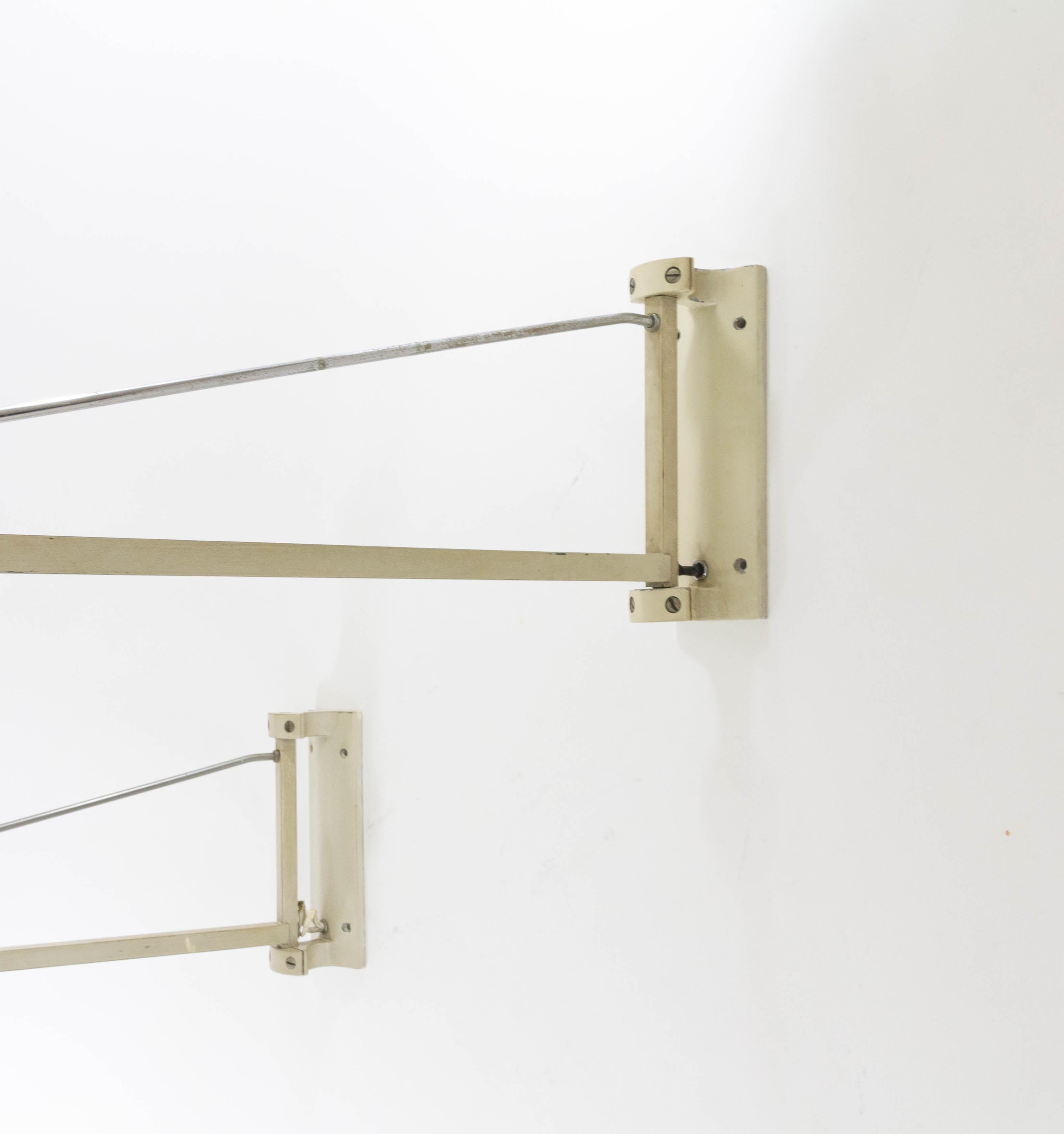 Paar Wandleuchten Modell 2130 von Stilnovo, 1950er Jahre (Metall) im Angebot