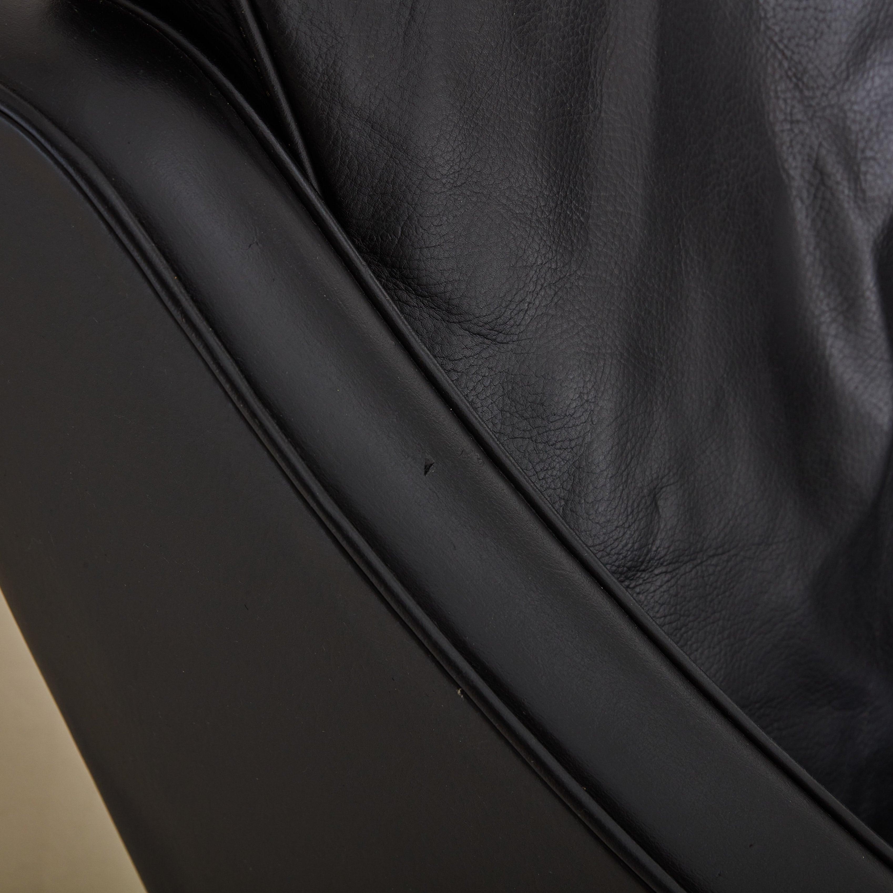 Danish Pair of 'Model #2207' Black Leather Lounge Chairs Attributed to Børge Mogensen