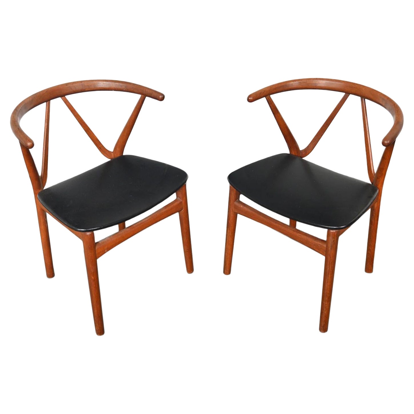 Pair of Model 225 Armchairs in Teak by Henning Kjaernulf