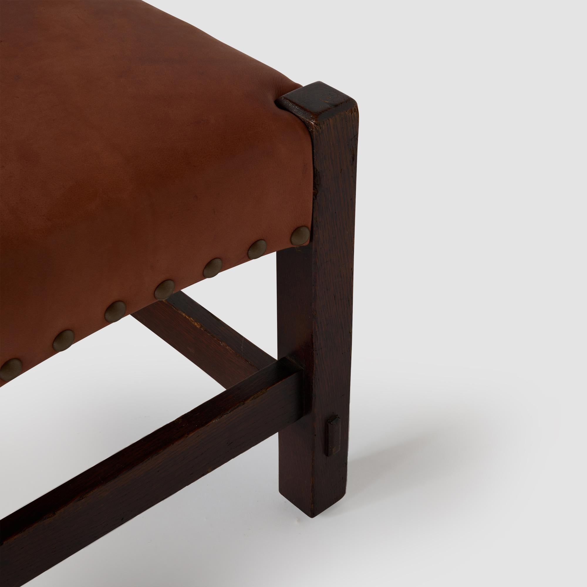 Pareja de Reposapiés Modelo 300 de Gustav Stickley en venta 3