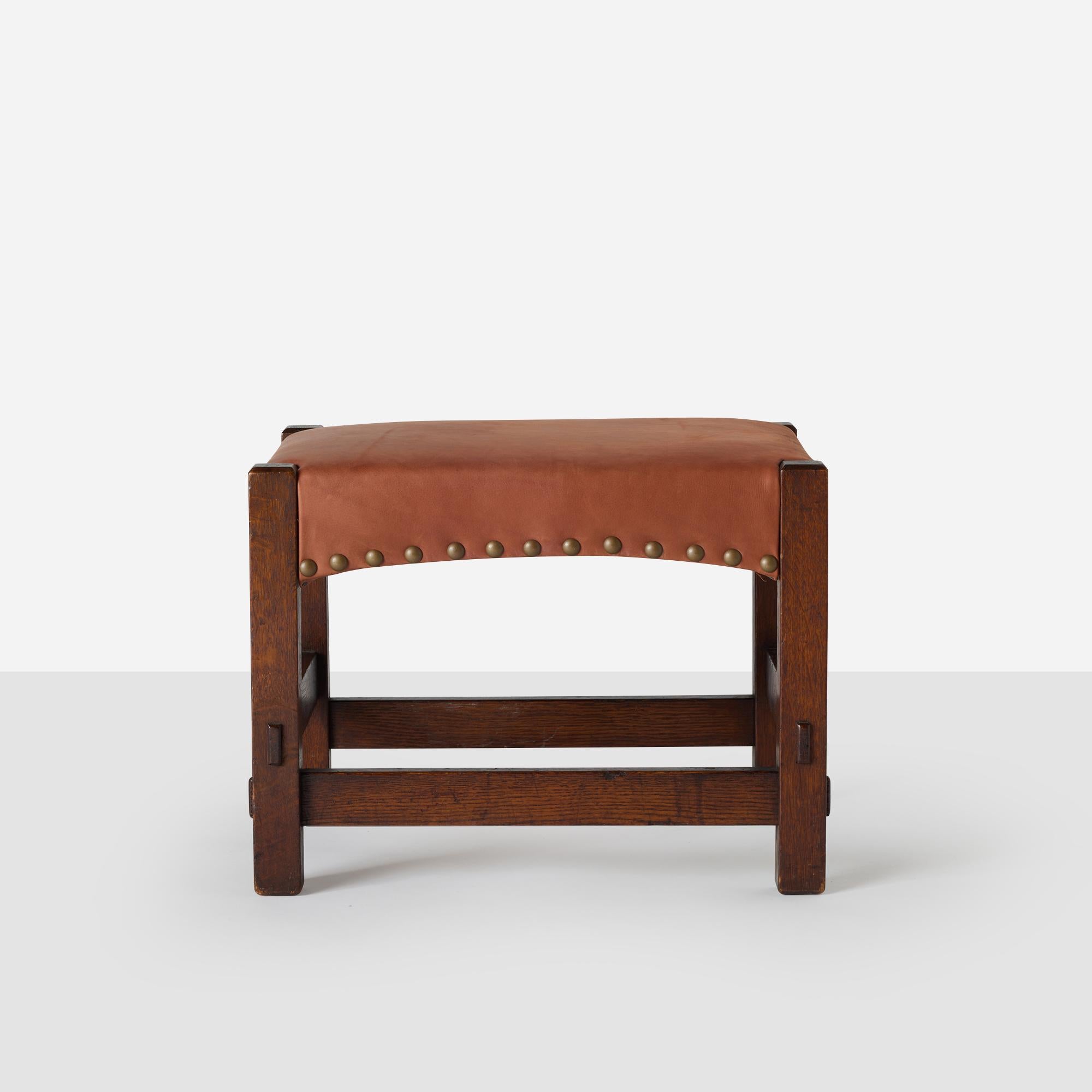 Pareja de Reposapiés Modelo 300 de Gustav Stickley en venta 1