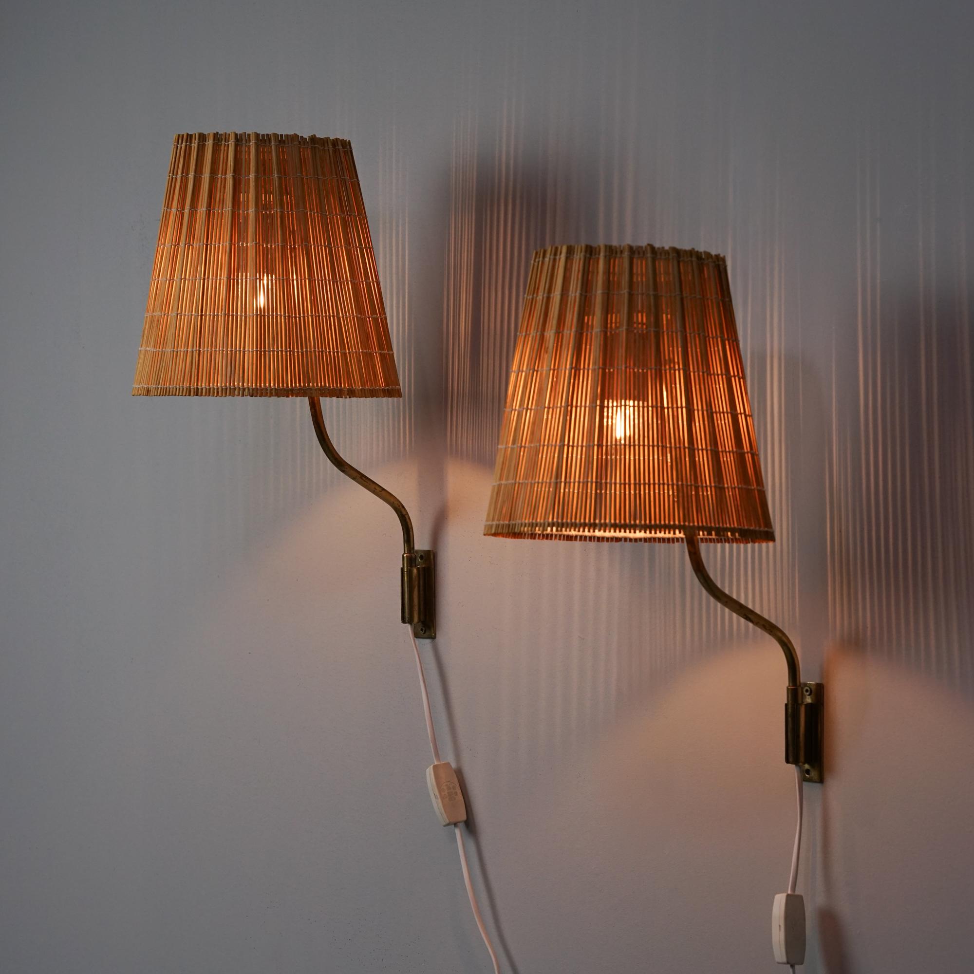 Pair of Model 3053 Wall Lights, Lisa Johansson-Pape, Orno Oy, 1950s Escandinavo moderno en venta