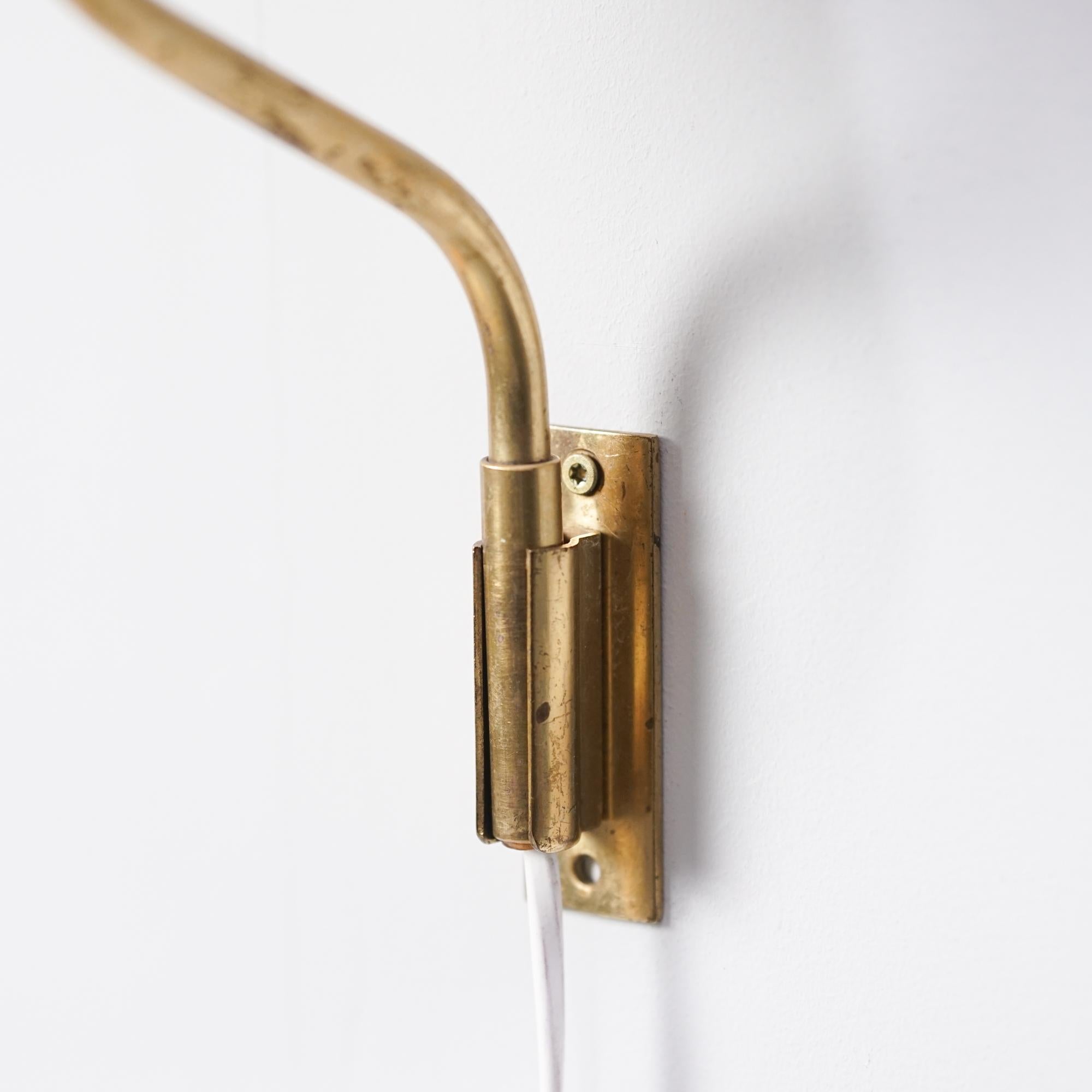 Pair of Model 3053 Wall Lights, Lisa Johansson-Pape, Orno Oy, 1950s Finlandés en venta