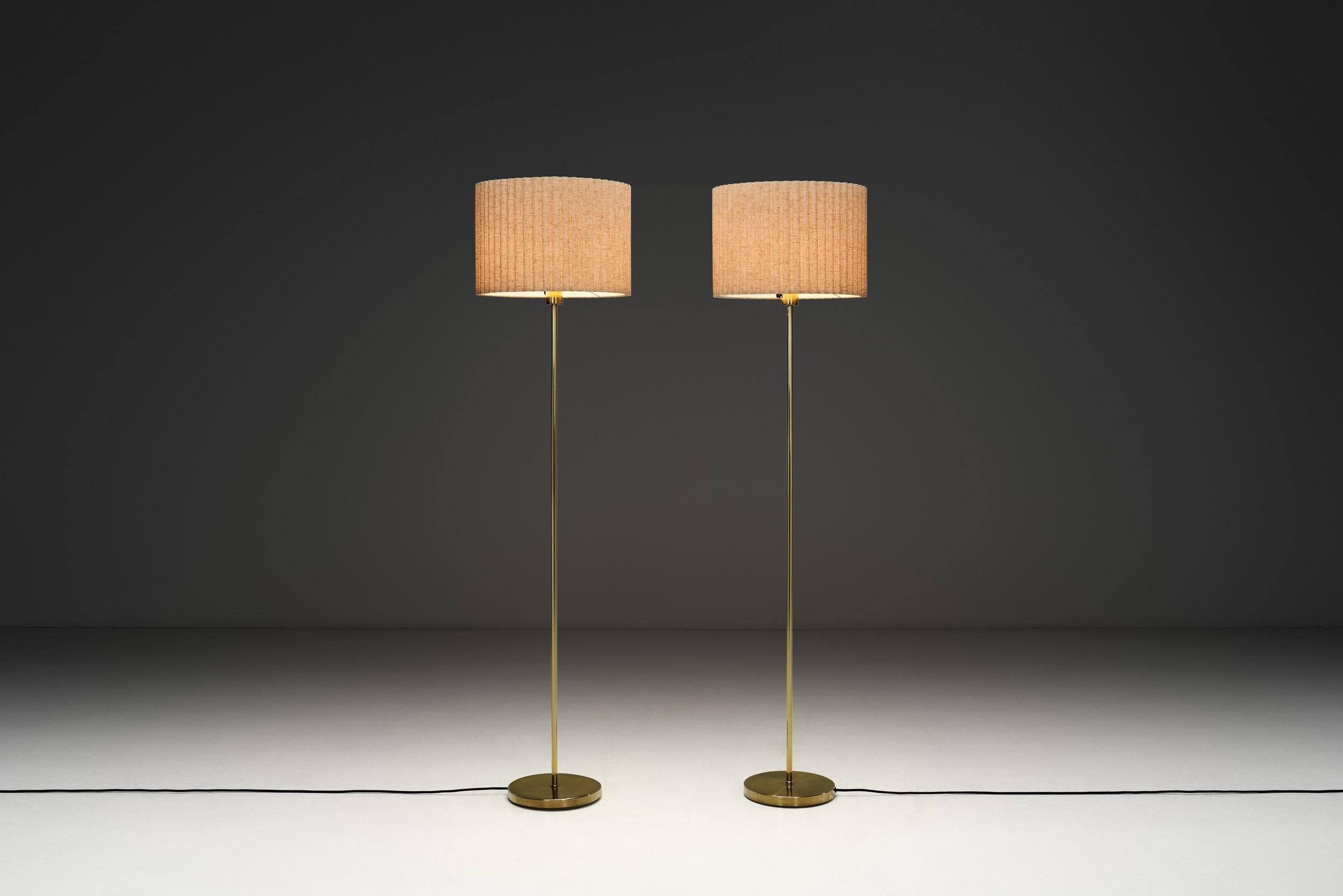 Svedese Coppia di lampade da terra modello 