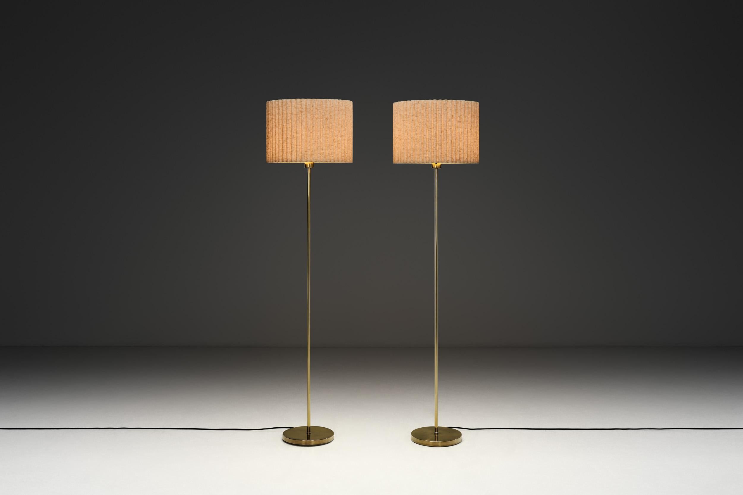 Ottone Coppia di lampade da terra modello 