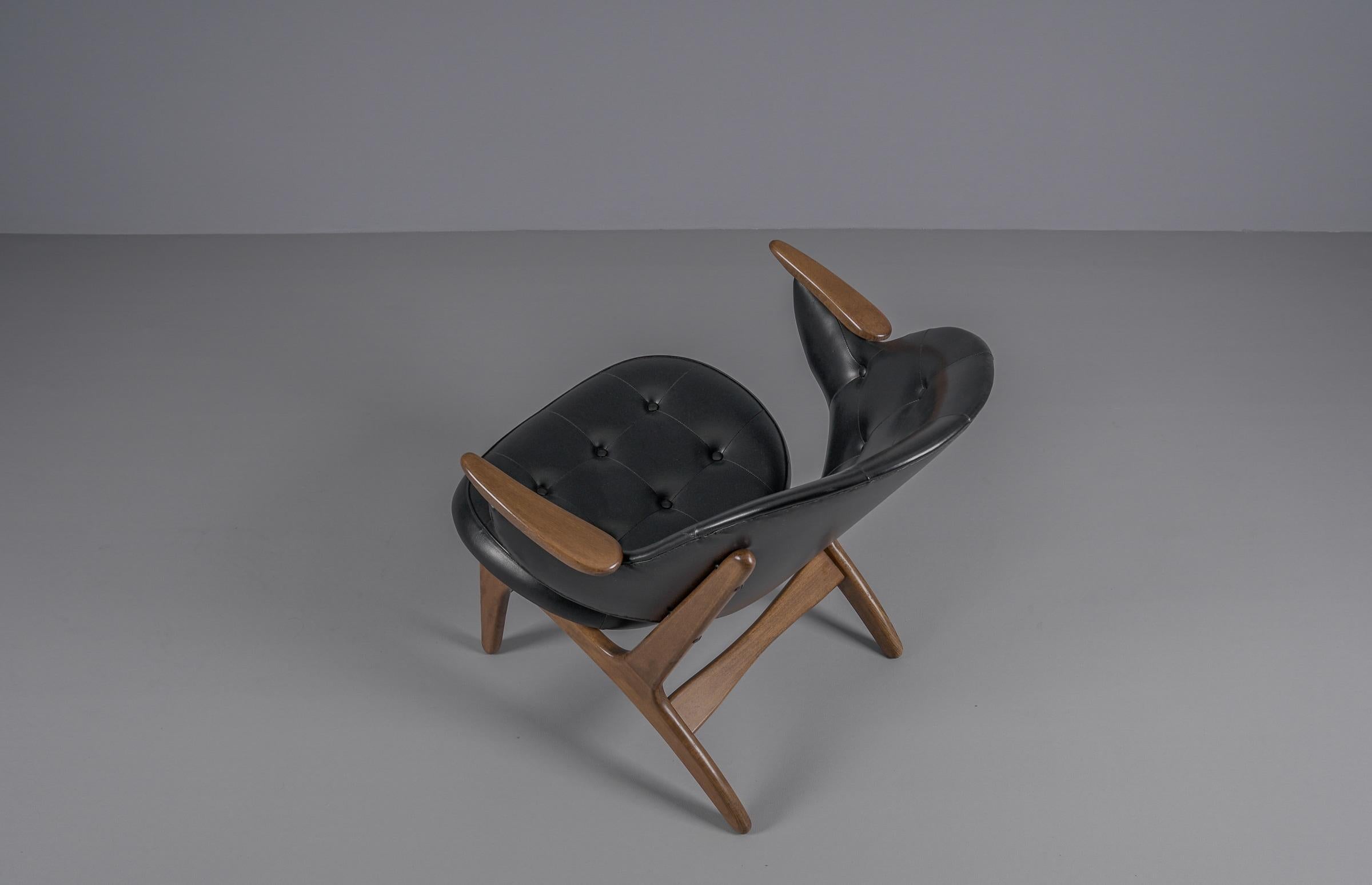 Easy Chairs Modell 33 von Carl Edward Matthes, 1950er Jahre, Paar (Kunstleder) im Angebot