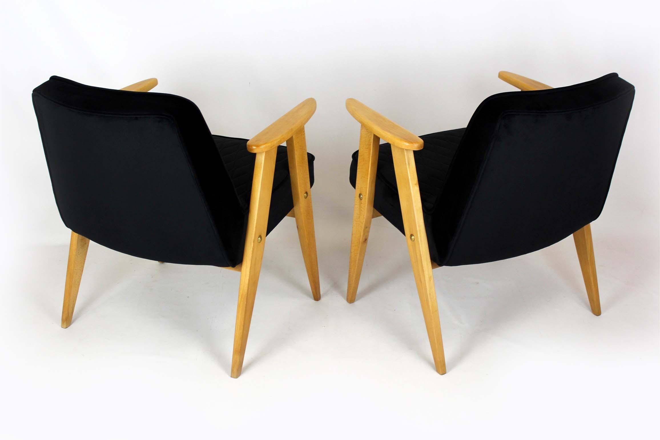 Pair of Model 366 Armchairs by Józef Chierowski, Restored, Poland, 1960s For Sale 12