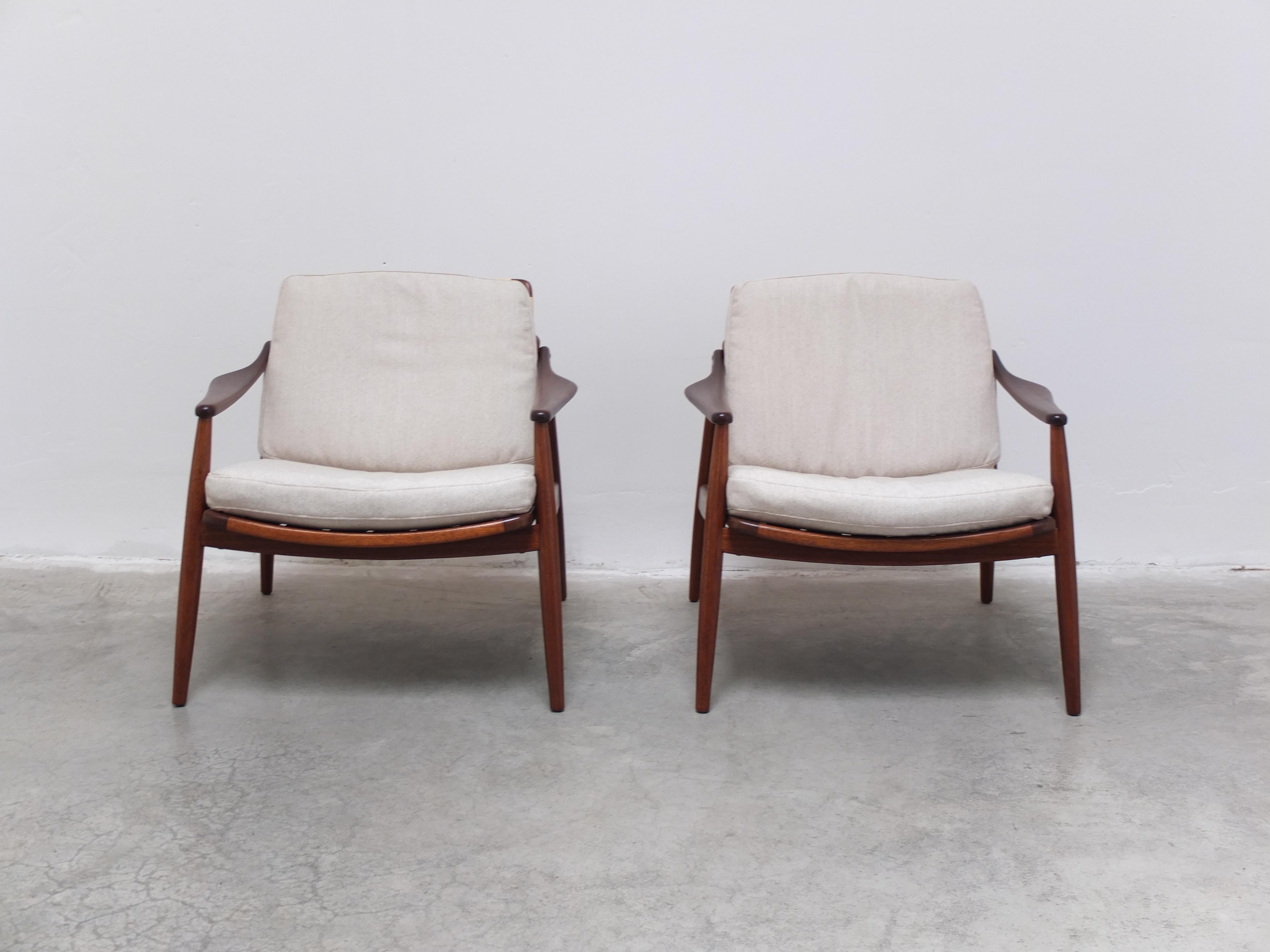 Wool Pair of 'Model 400' Easy Chairs by Hartmut Lohmeyer for Wilkhahn, 1956 For Sale