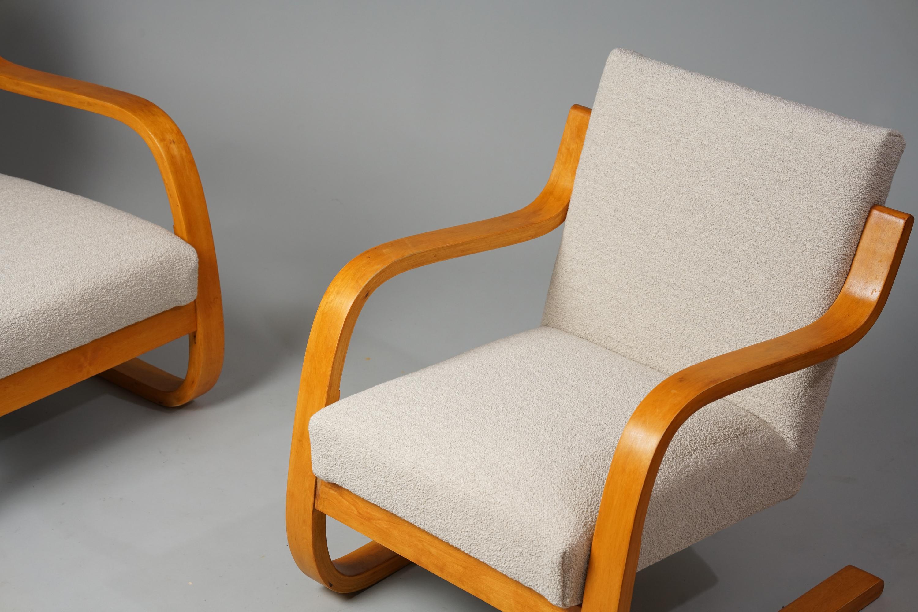 Scandinavian Modern Pair of Model 402 Armchairs, Alvar Aalto, Artek, 1950/1960s