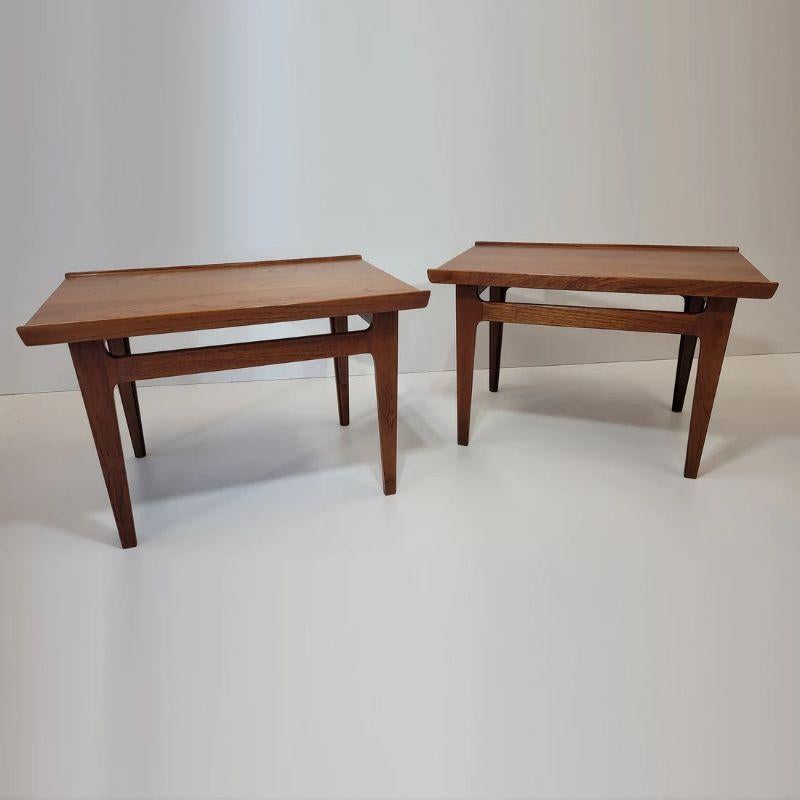 20ième siècle Paire de tables d'appoint Modèle 535 en teck de Finn Juhl en vente