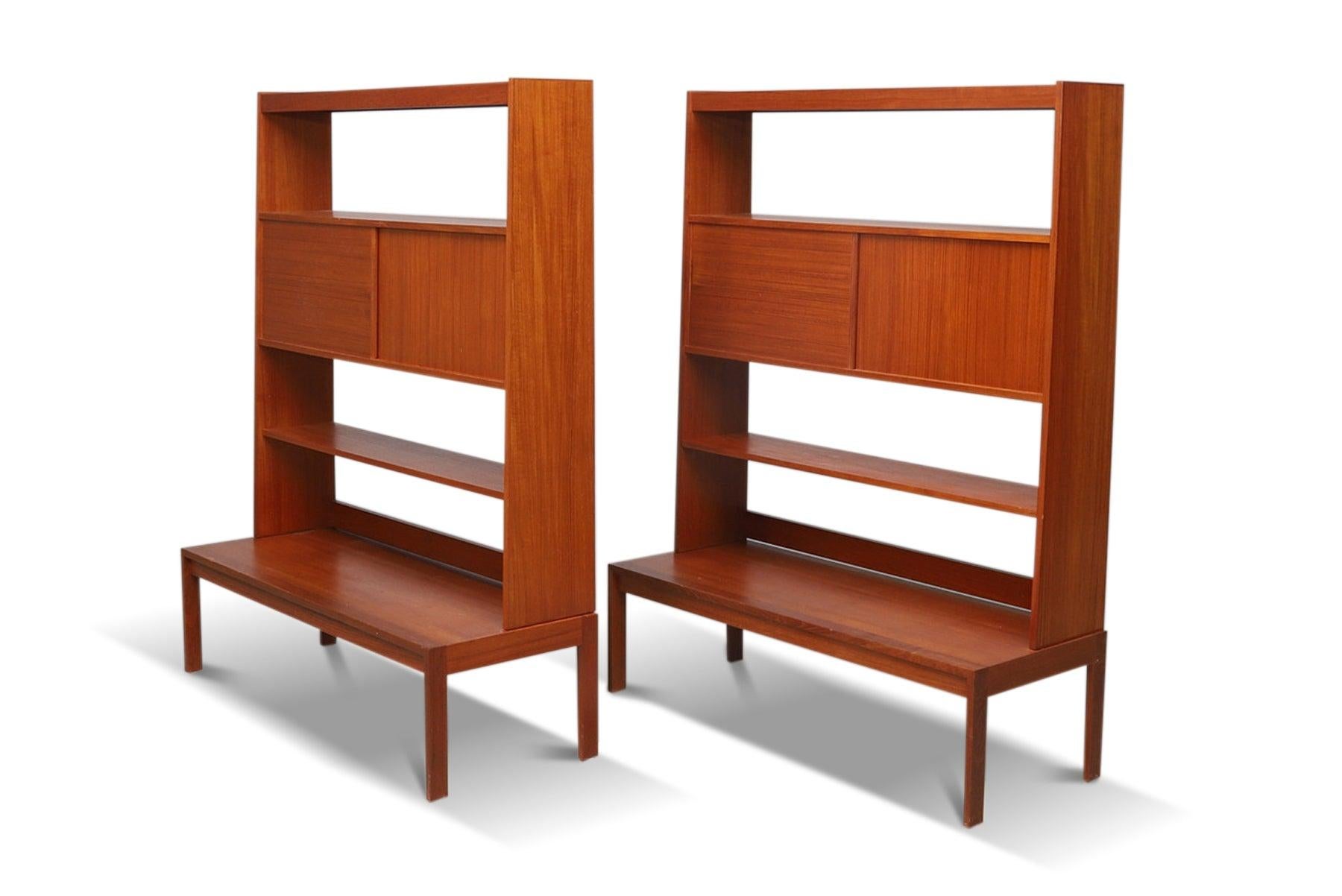 20th Century Pair of Model 5492 Teak Bookcases by Svante Skough