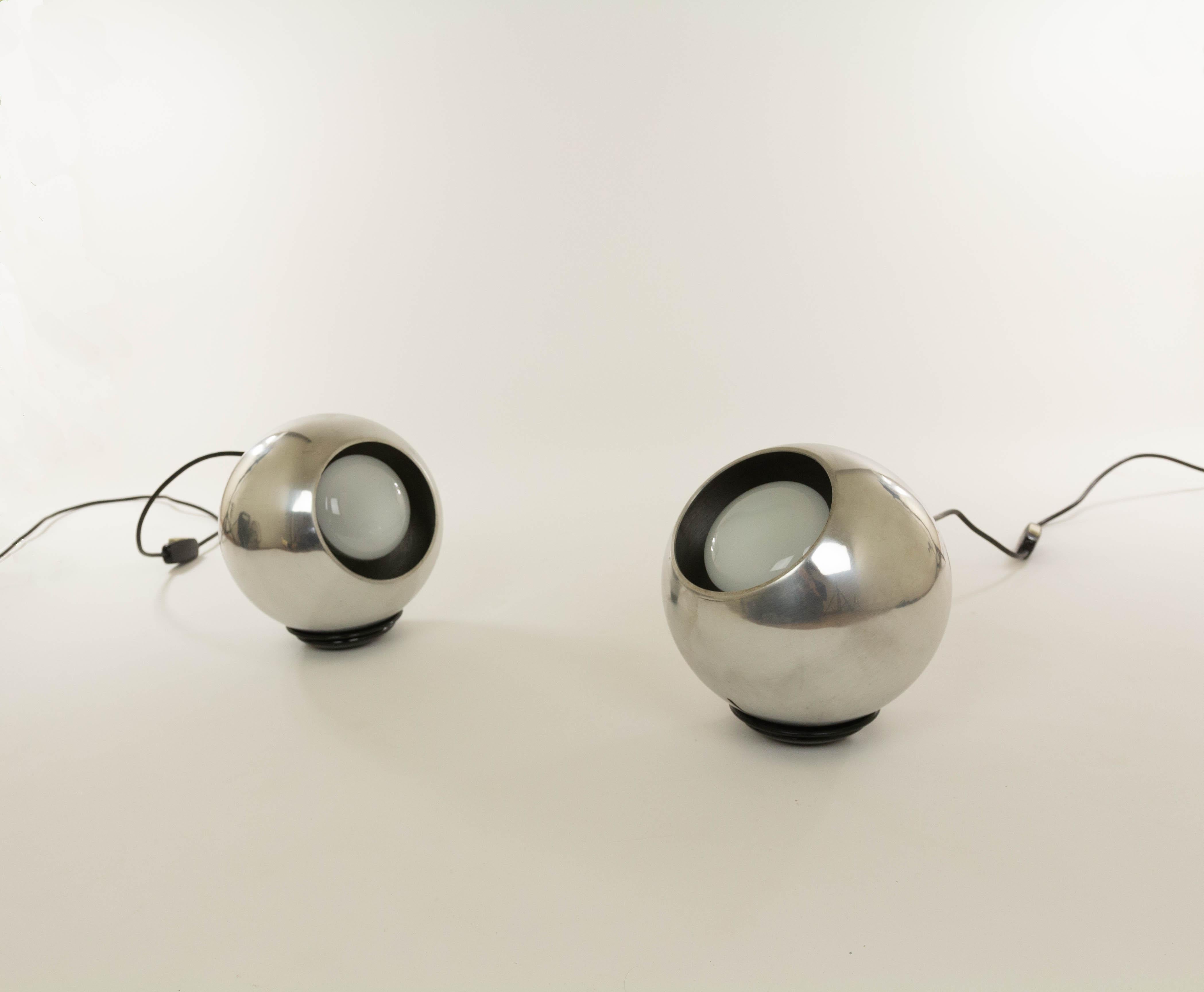 Italian Pair of Model 586 table lamps by Gino Sarfatti for Arteluce, 1960s For Sale