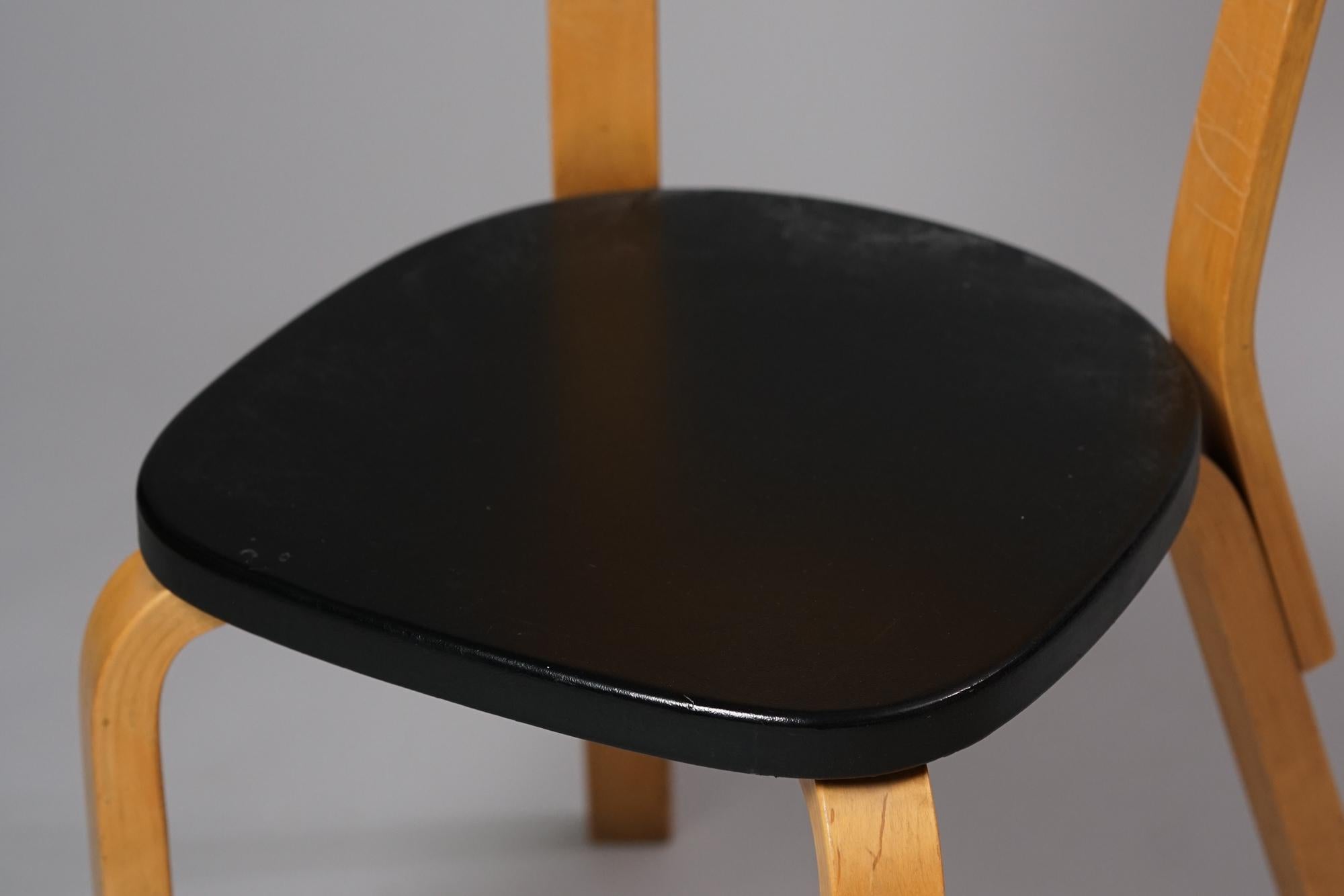 Scandinavian Modern Pair of Model 69 Chairs, Alvar Aalto, Artek, 1960s