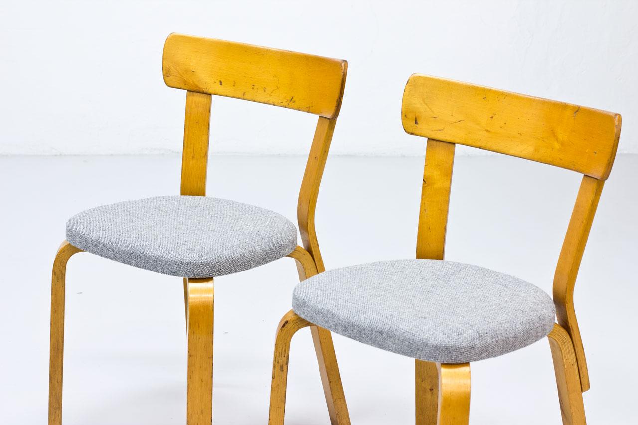 Pair of Model 69 Chairs by Alvar Aalto In Good Condition In Stockholm, SE