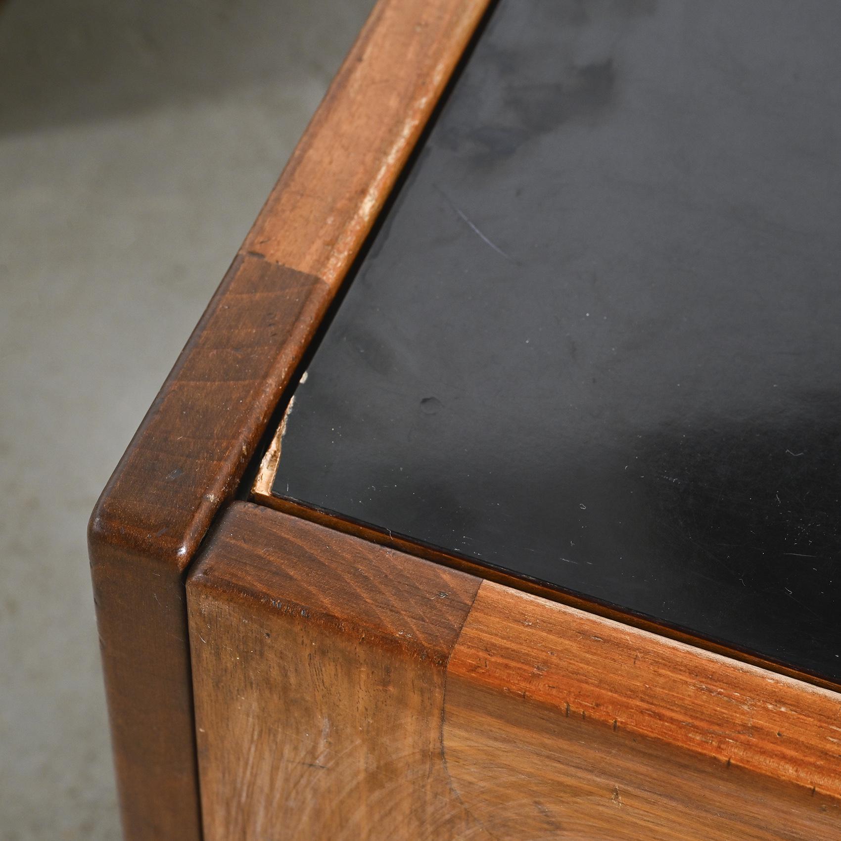 Italiano Coppia di tavolini Model 771 di Tobia Scarpa per Cassina, circa 1965 in vendita