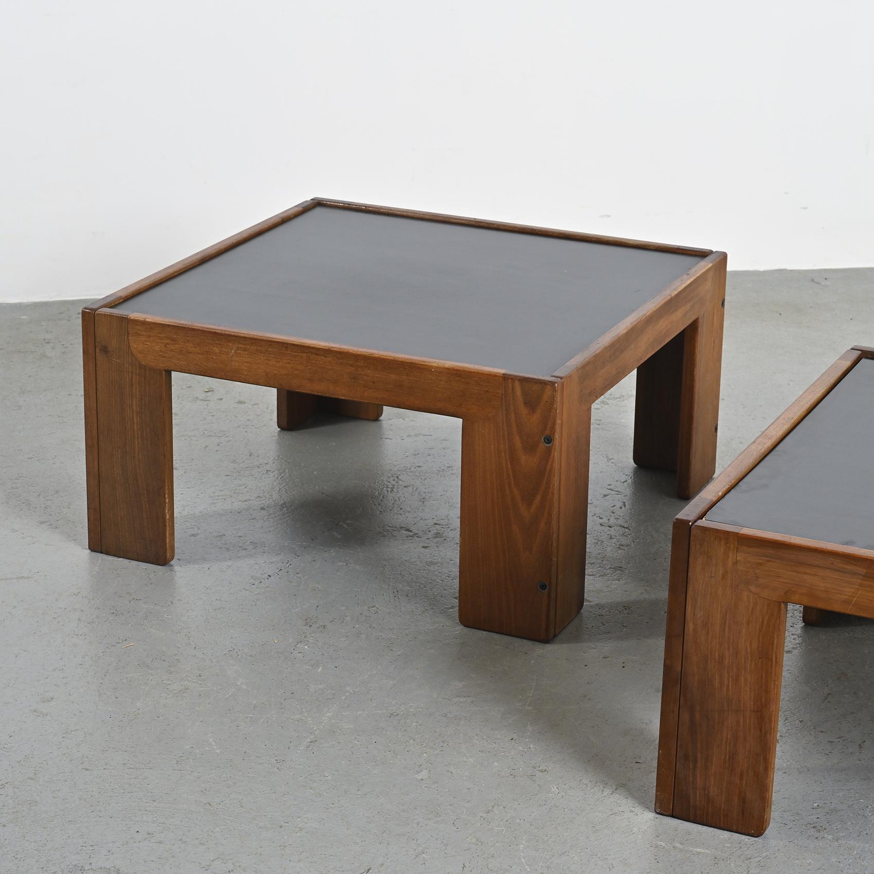 XX secolo Coppia di tavolini Model 771 di Tobia Scarpa per Cassina, circa 1965 in vendita