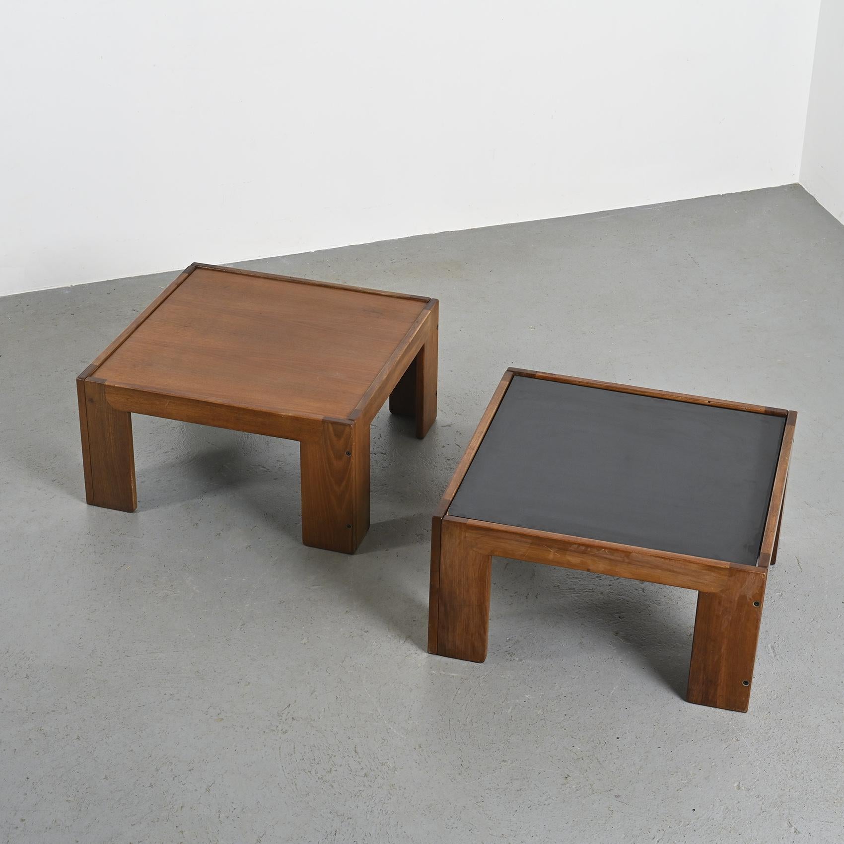 Legno Coppia di tavolini Model 771 di Tobia Scarpa per Cassina, circa 1965 in vendita