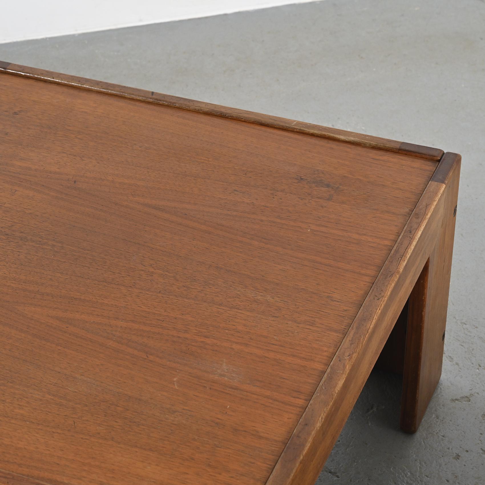 Coppia di tavolini Model 771 di Tobia Scarpa per Cassina, circa 1965 in vendita 1