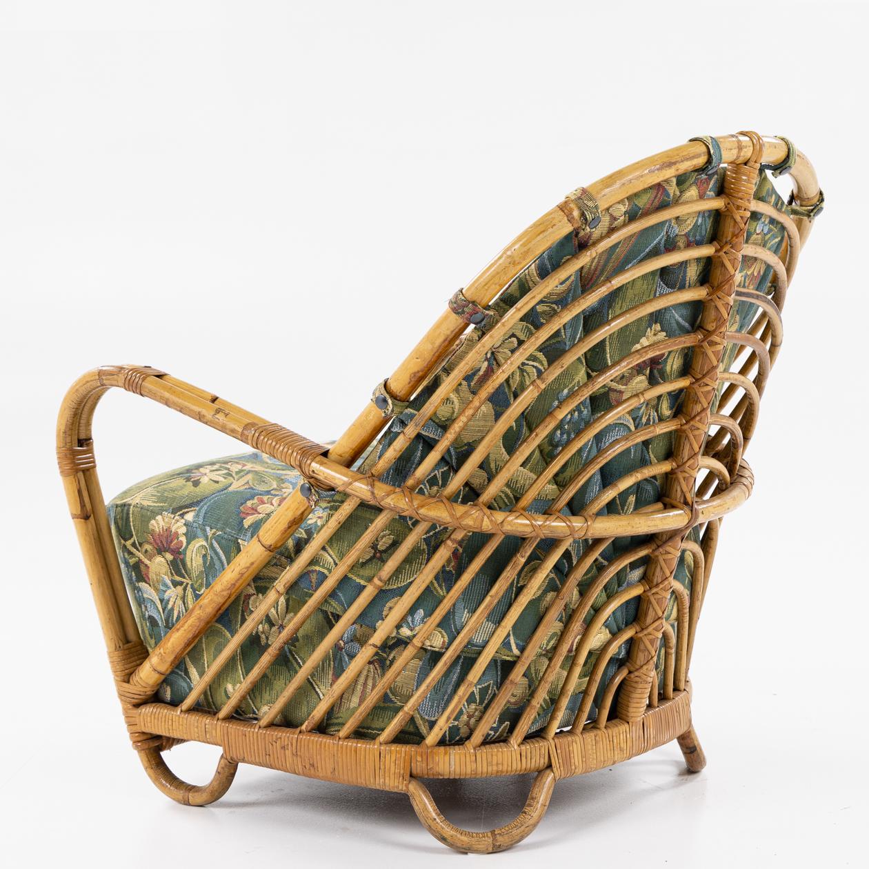 Danish Pair of Model AJ 237 - 'Charlottenborg' lounge chairs by Arne jacobsen