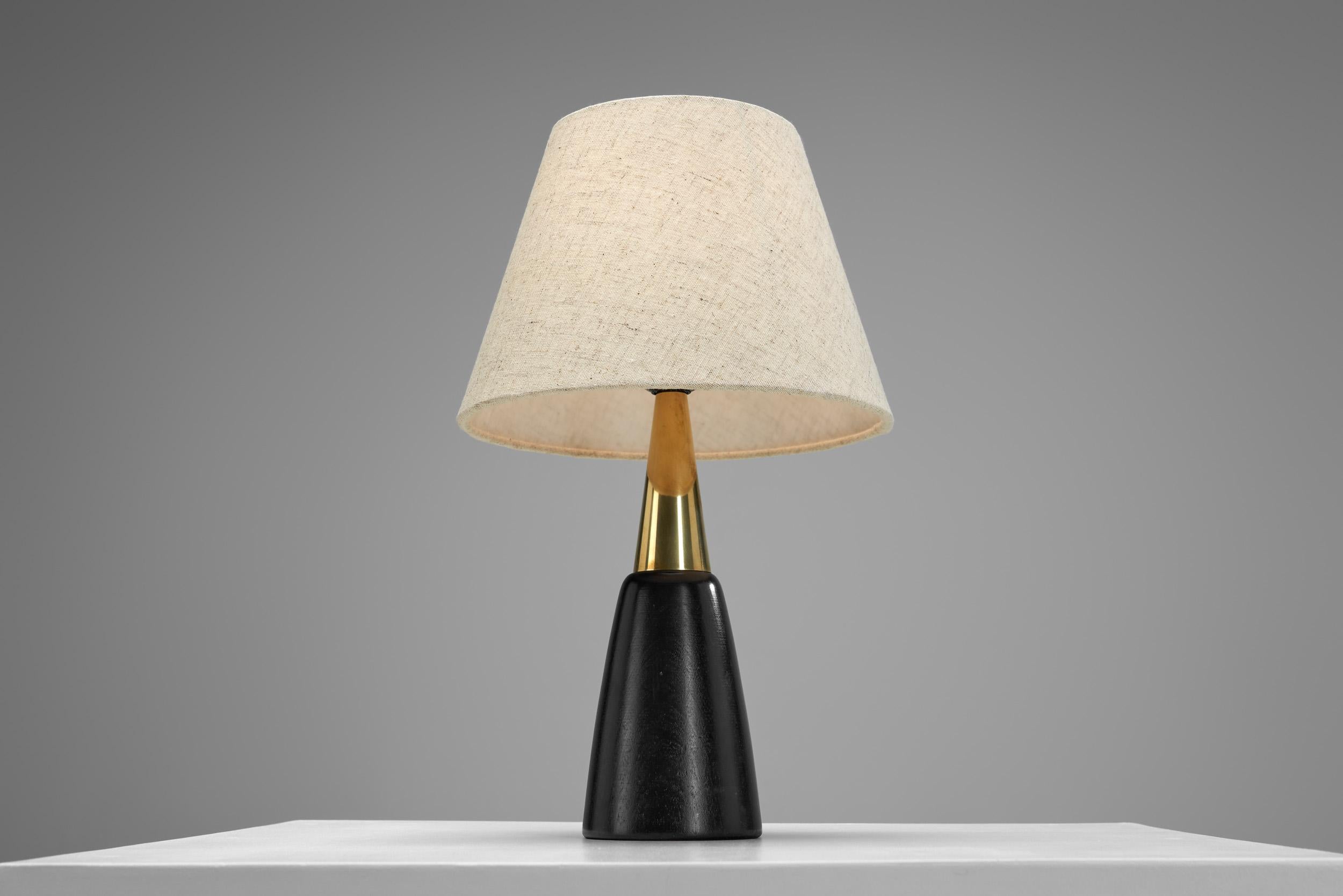 Coppia di lampade da tavolo modello 'E1291' di ASEA, Svezia, 1950 ca. in vendita 1