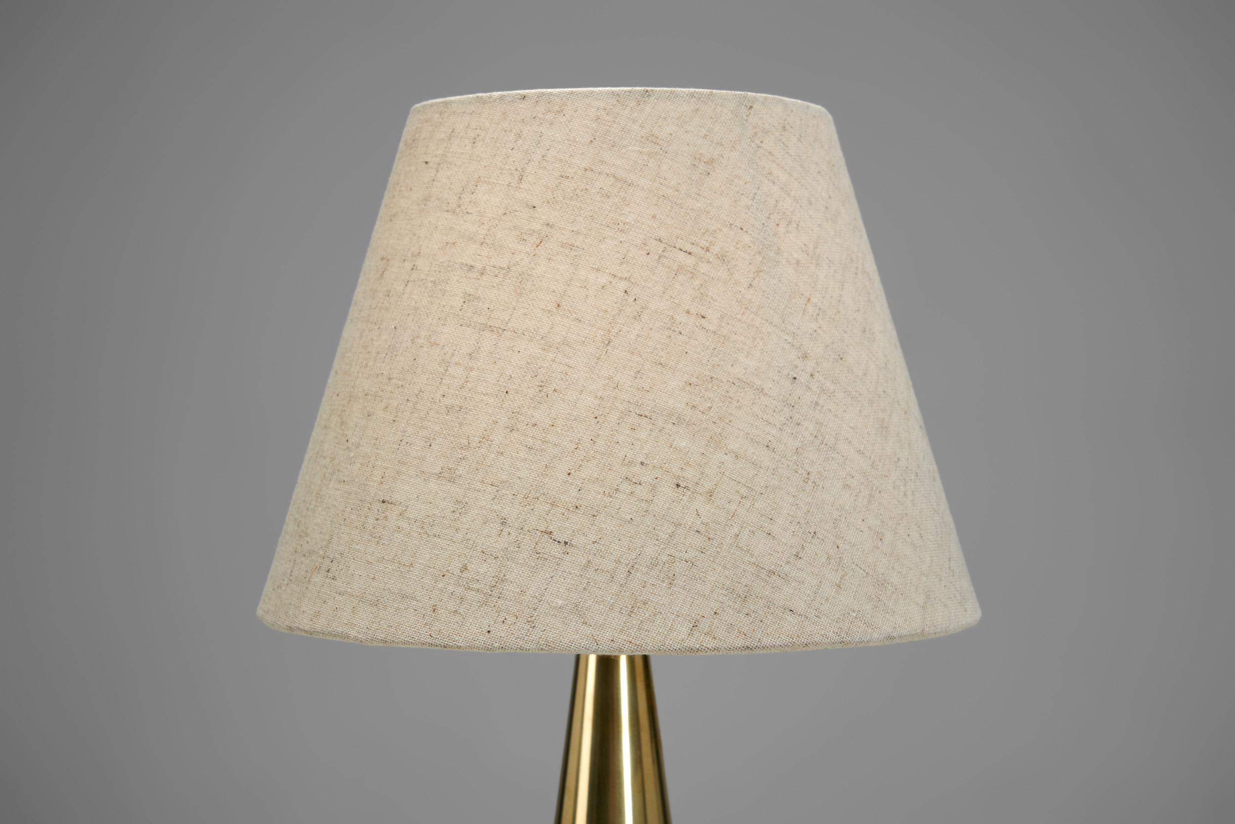 Coppia di lampade da tavolo modello 'E1291' di ASEA, Svezia, 1950 ca. in vendita 2