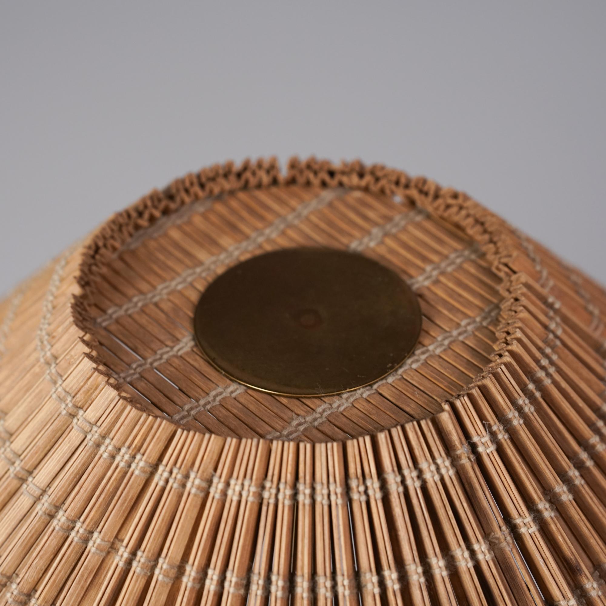 20ième siècle Paire de lampes de table Model No 47, Itsu, milieu du XXe siècle en vente