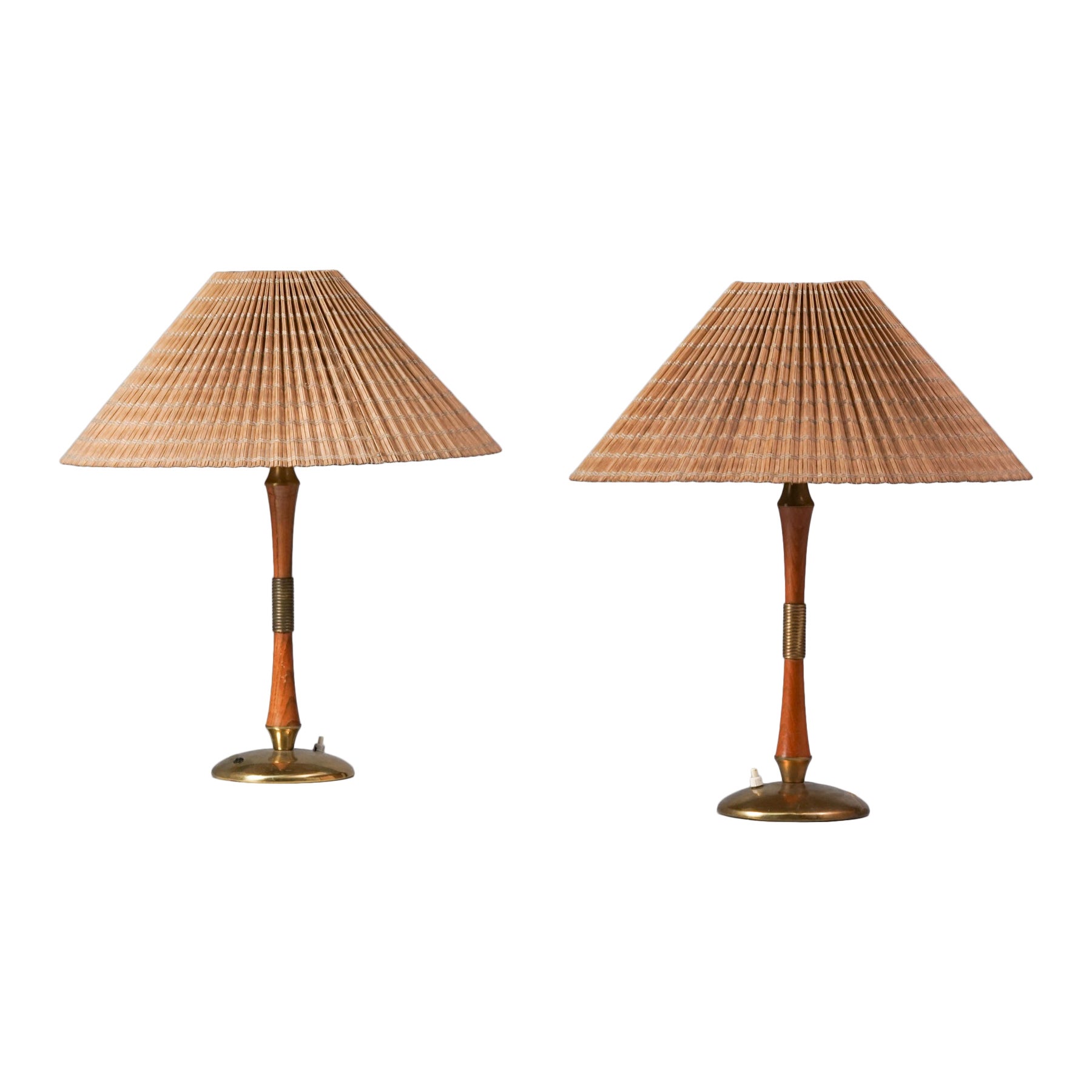 Pareja de Lámparas de Mesa Modelo EV 47, Itsu Oy, Mediados del Siglo XX