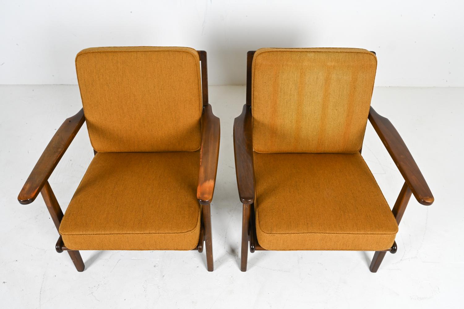 Pair of Model GE 88 Armchairs in Beech, Designed by Aage Pedersen for GETAMA For Sale 3