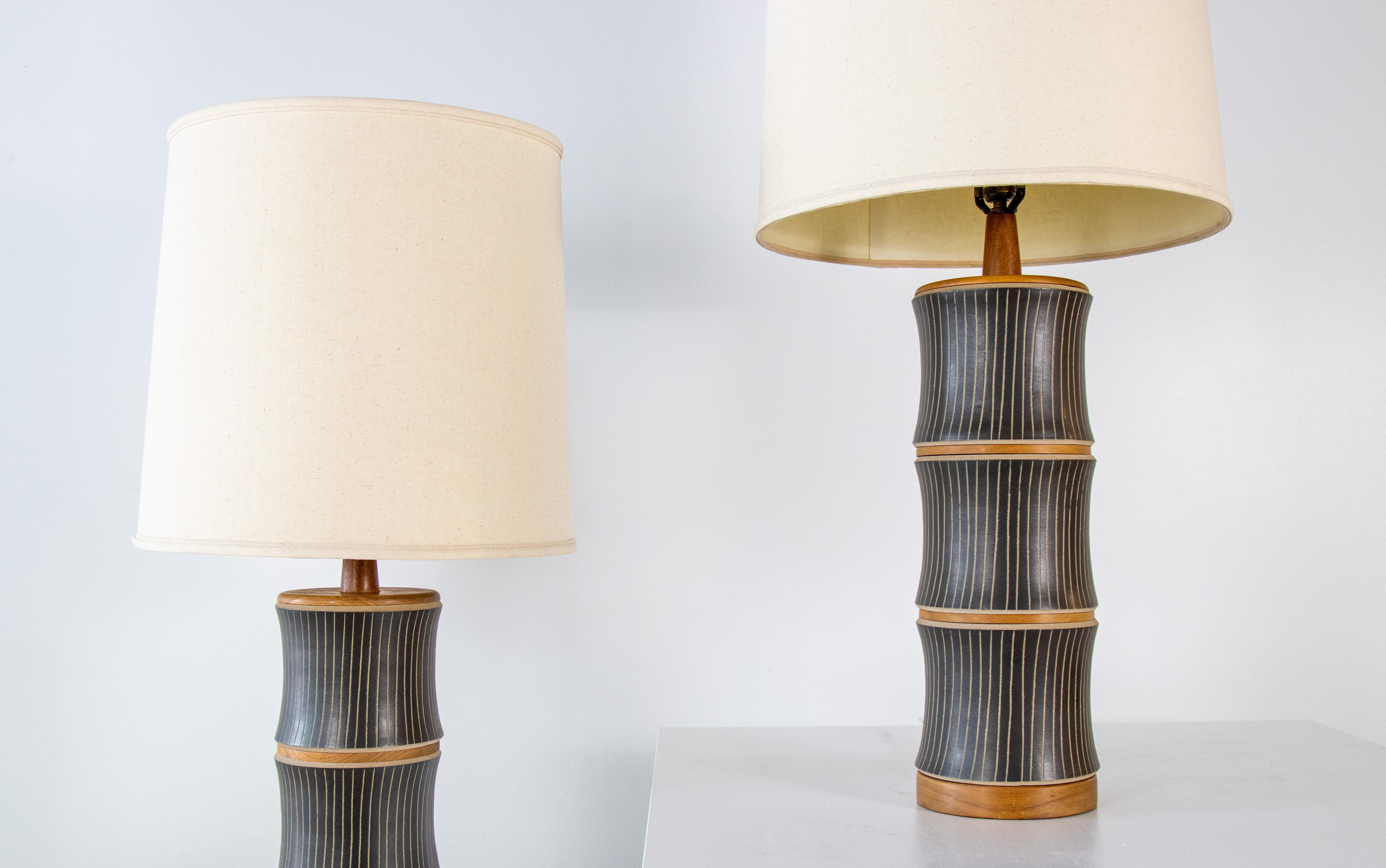 Pair of Model M221 Jane and Gordon Martz Lamps in Matte Black with Tan Incising In Good Condition In St.Petersburg, FL