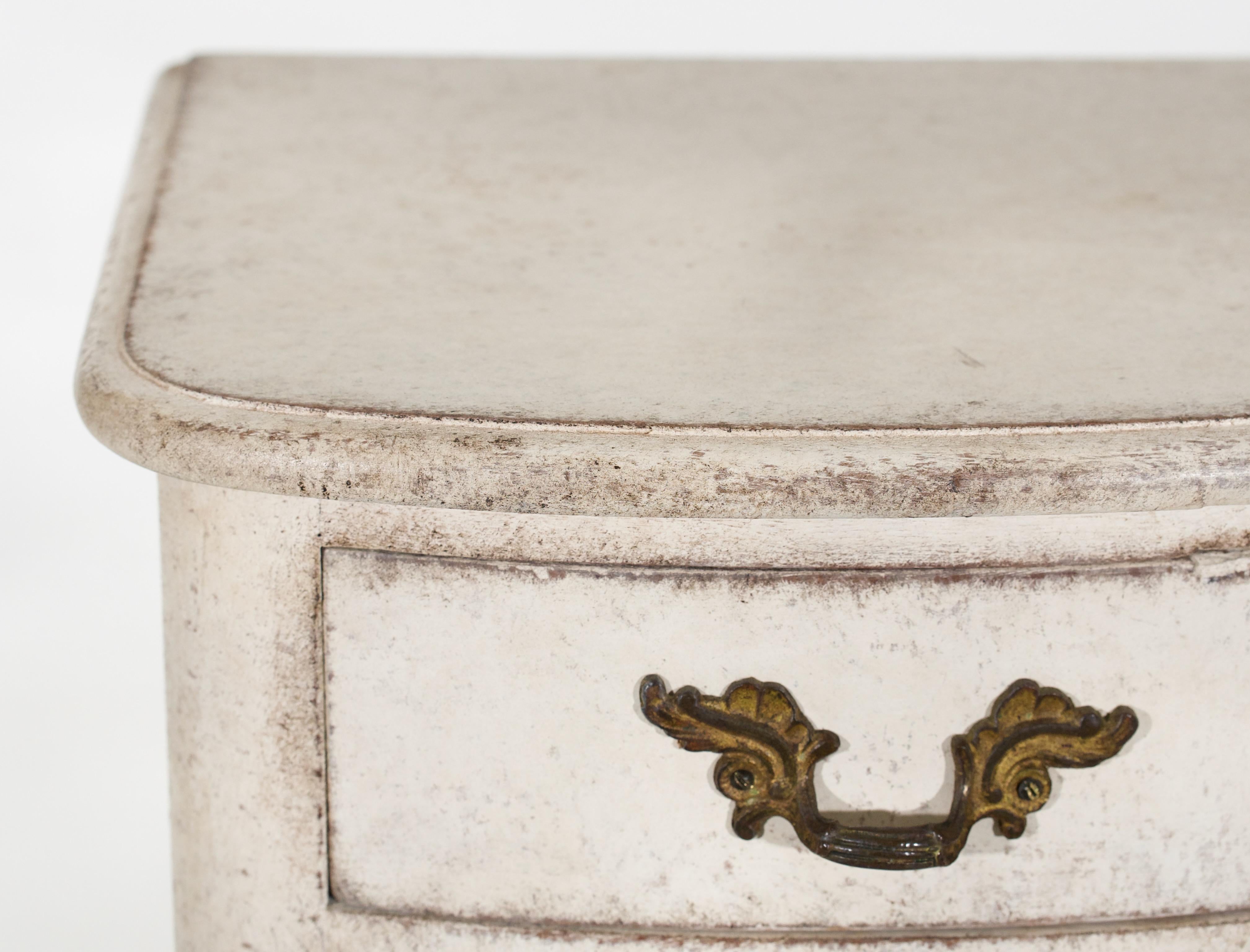 Pair of model-sized chest with three drawers, 19th C. For Sale 1