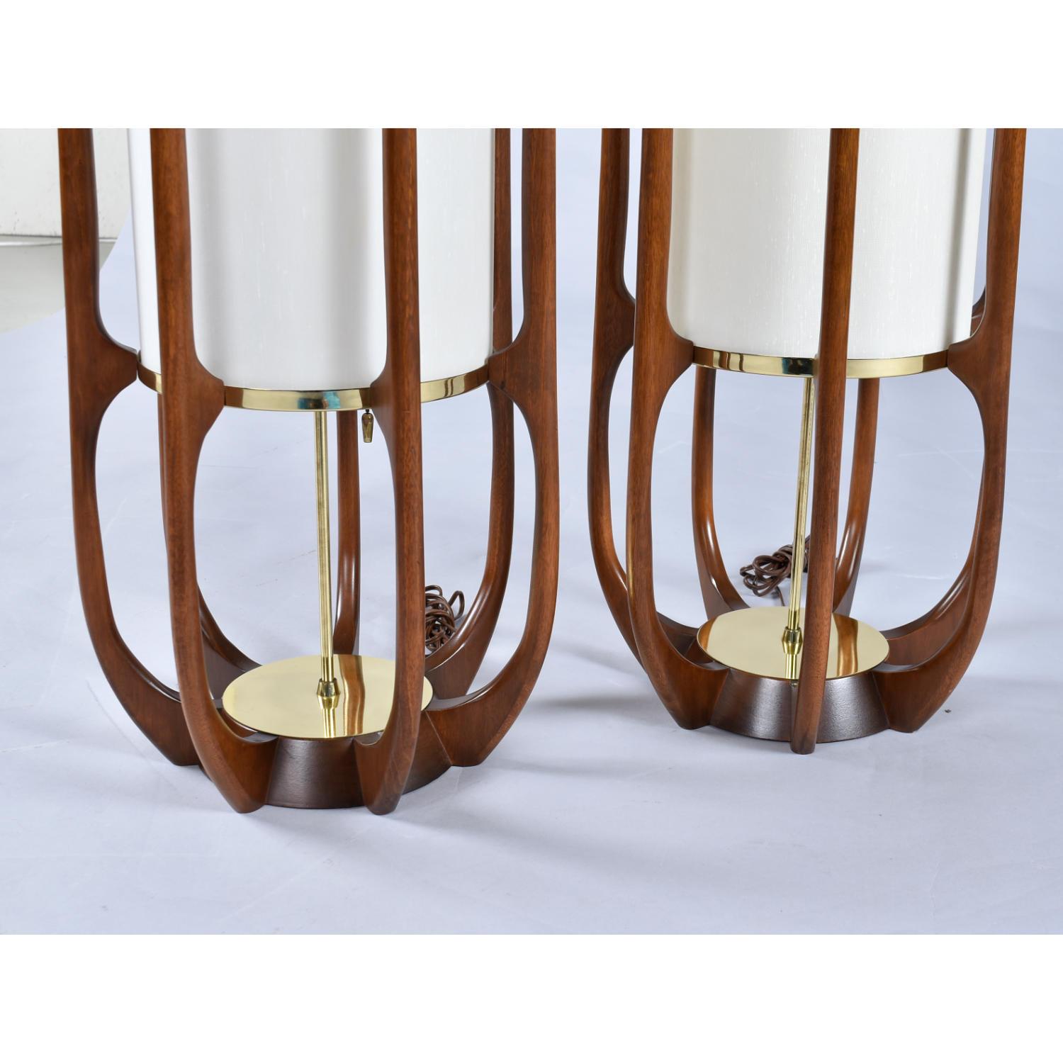 Pair of Modeline Model 635 Cylinder Shaped Sculptured Walnut Table Lamps 3