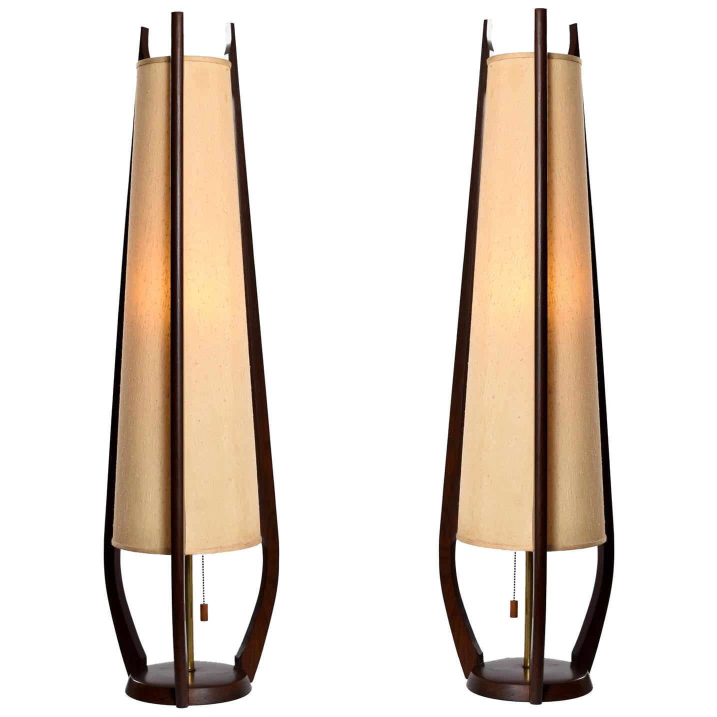 Pair of Modeline Sculpted Spire Cone Shade Walnut Table Lamp, circa 1950s